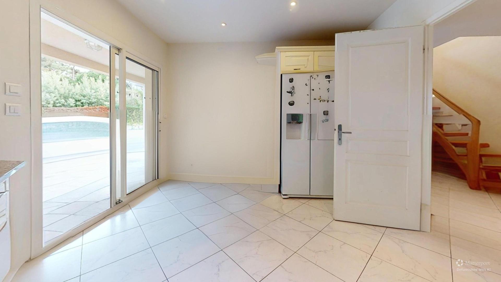 Photo 8 of the listing.