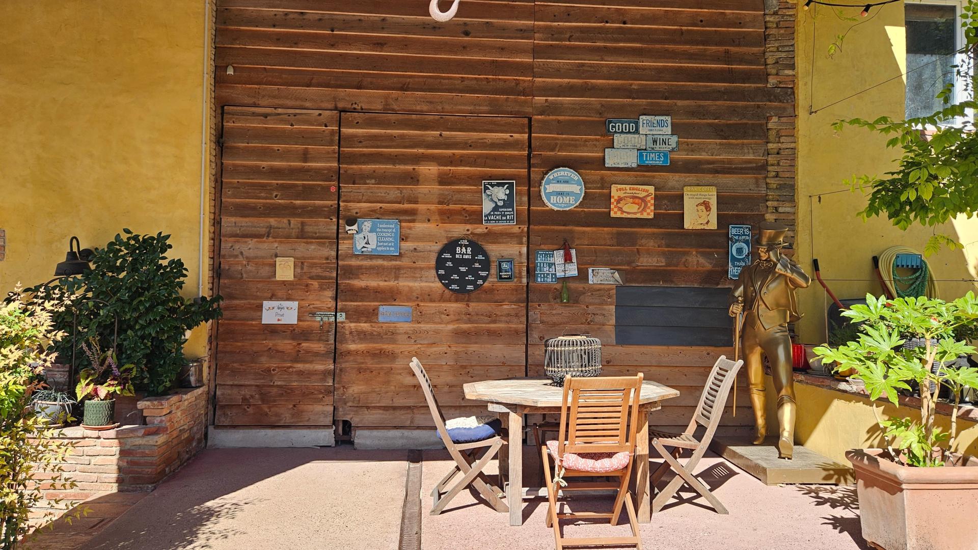 Photo 19 of the listing.