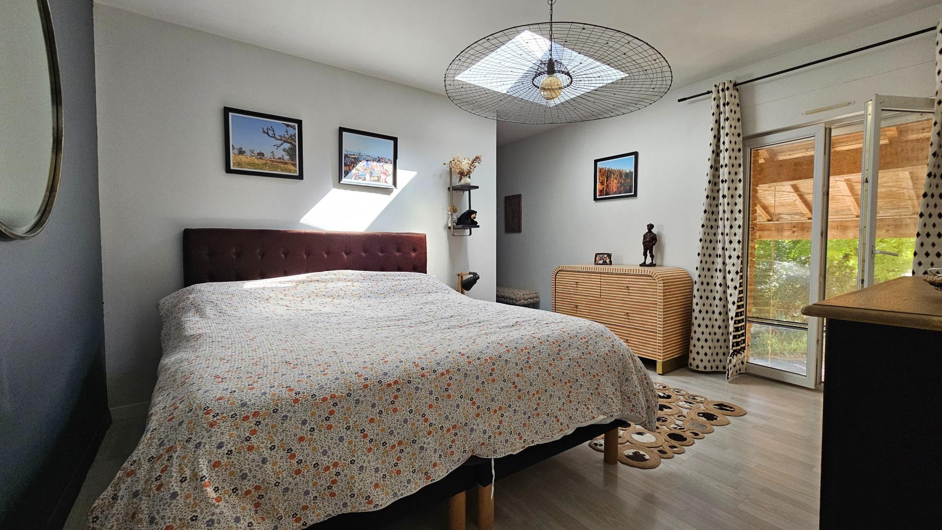 Photo 11 of the listing.