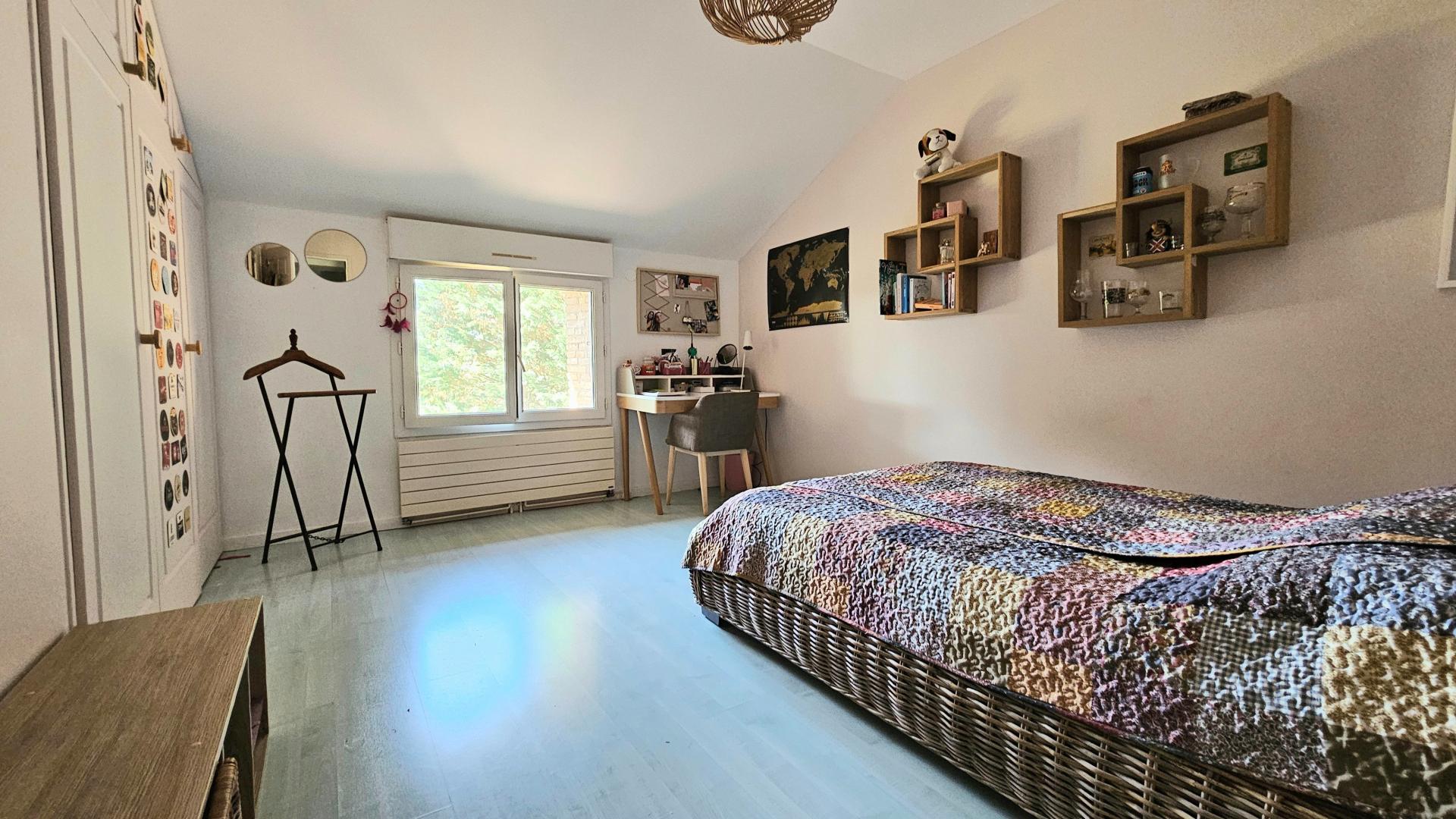 Photo 13 of the listing.