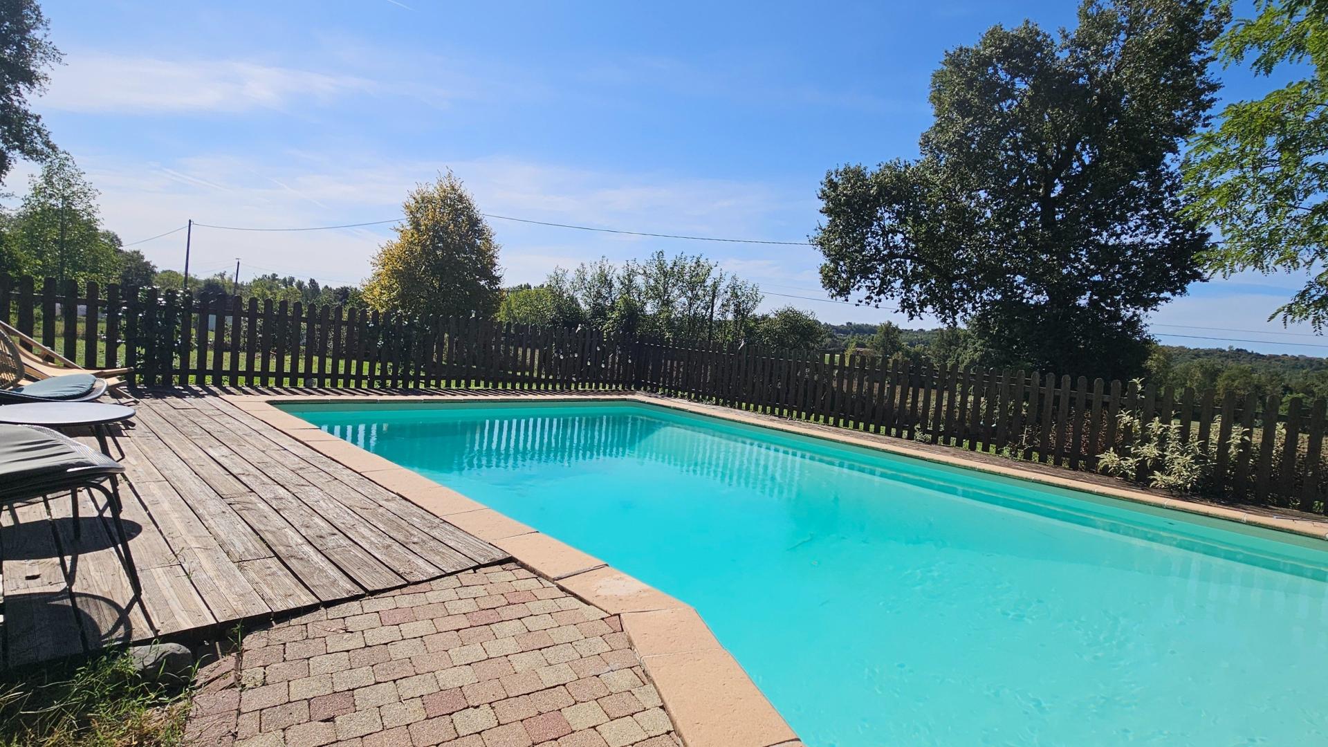 Photo 9 of the listing.