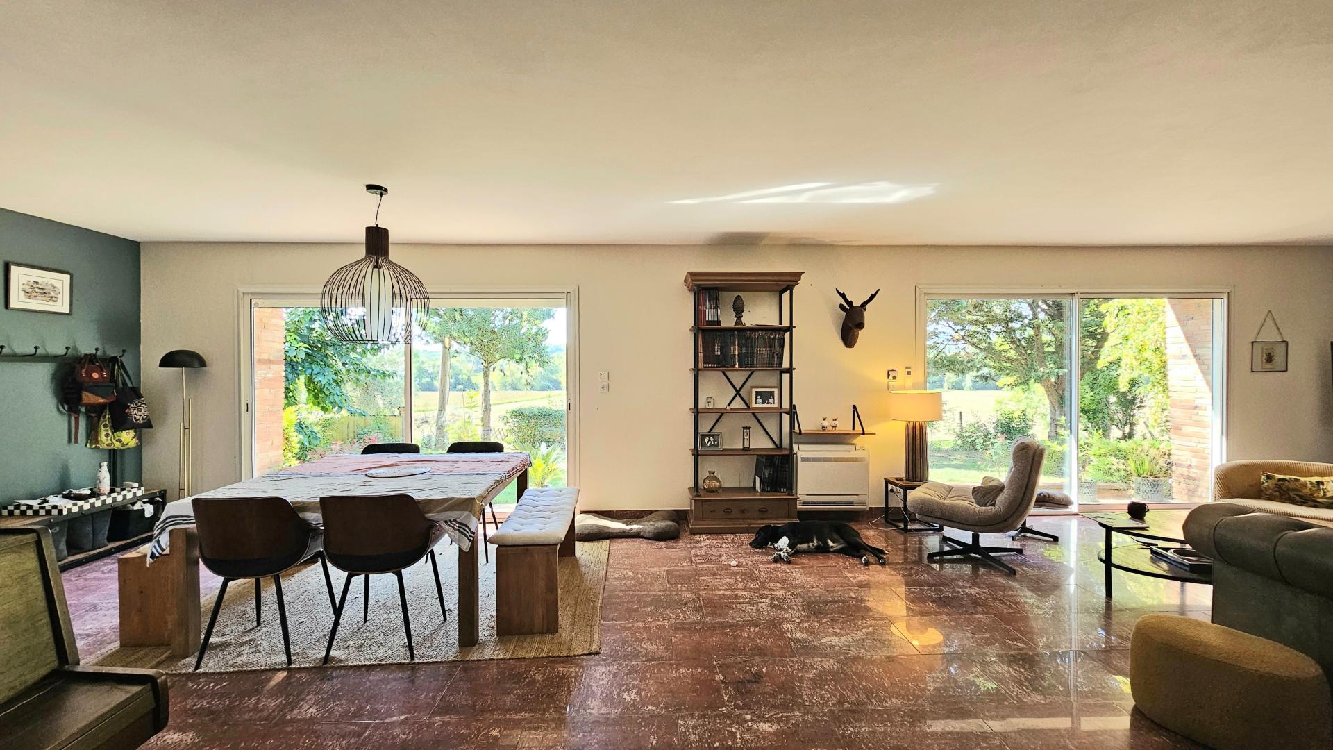 Photo 8 of the listing.