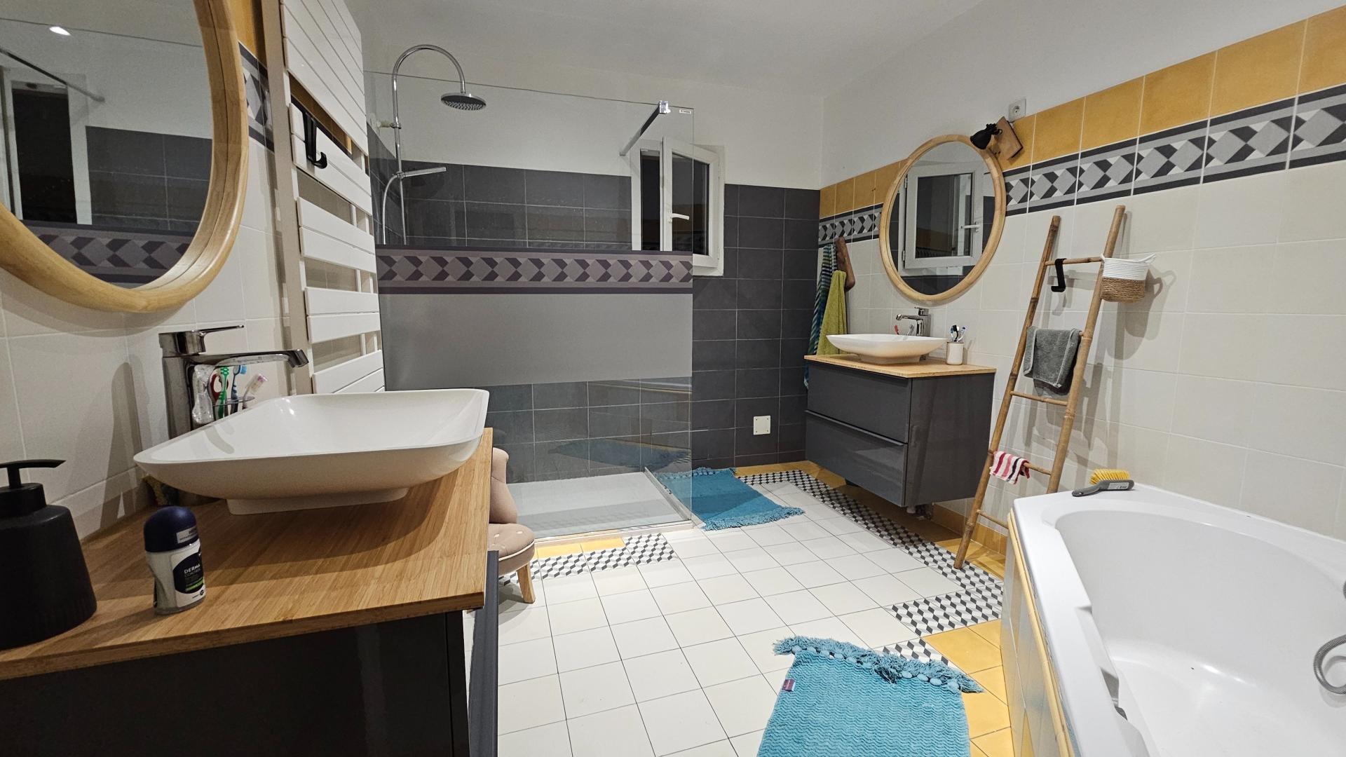 Photo 12 of the listing.