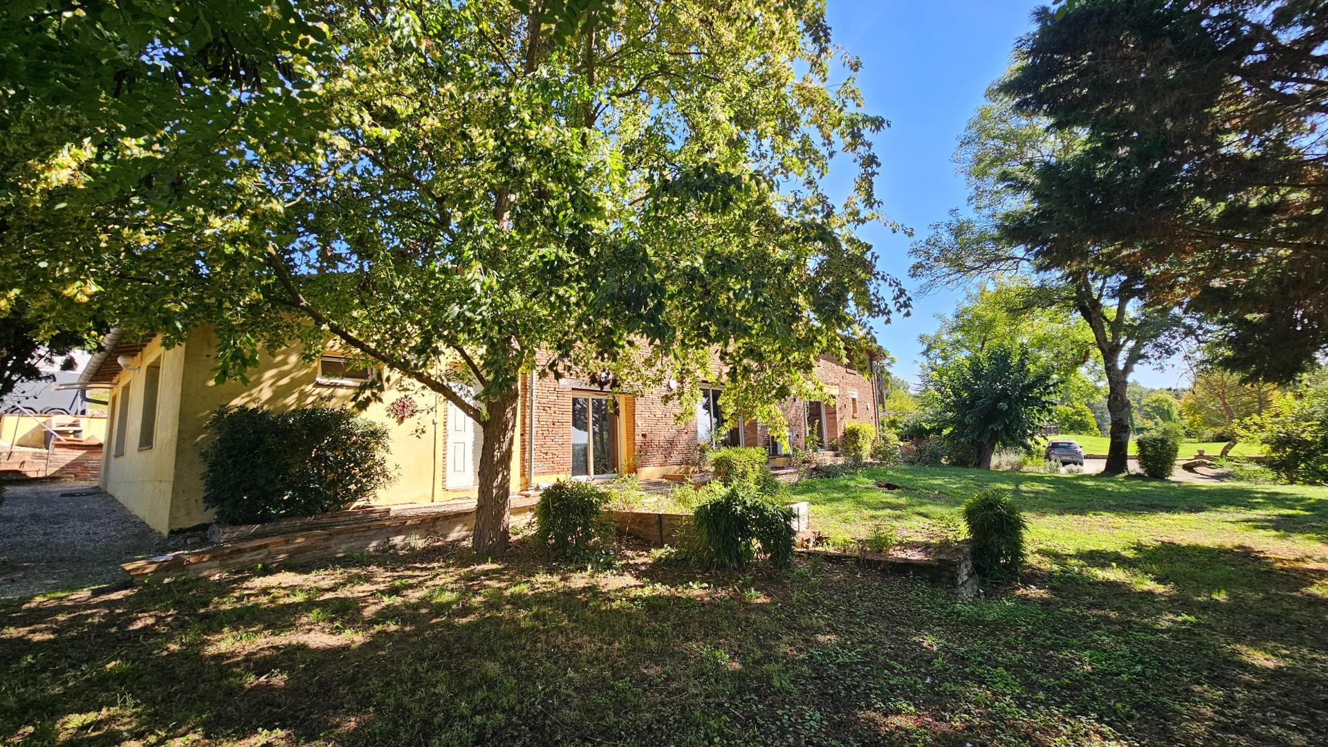 Photo 3 of the listing.