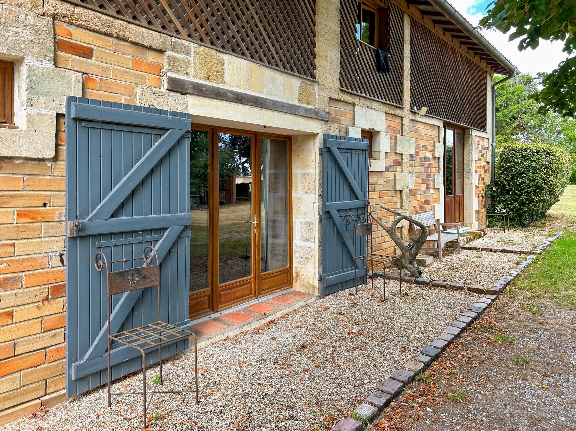 Photo 7 of the listing.