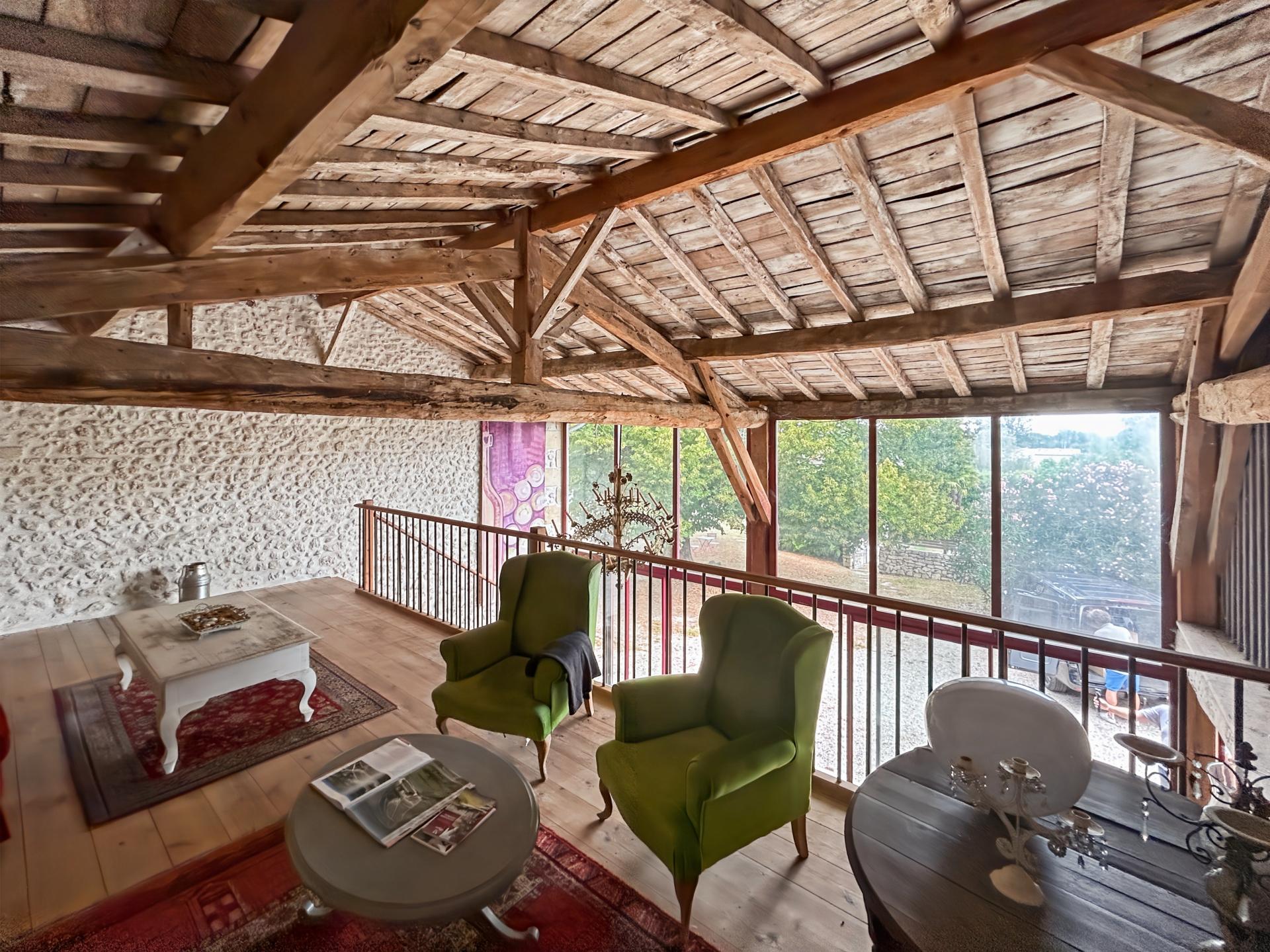 Photo 6 of the listing.