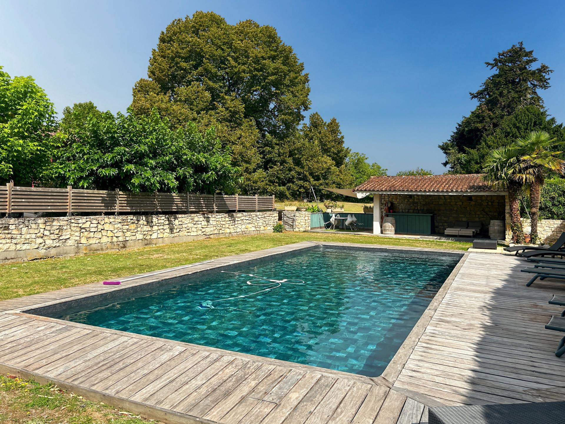 Photo 8 of the listing.