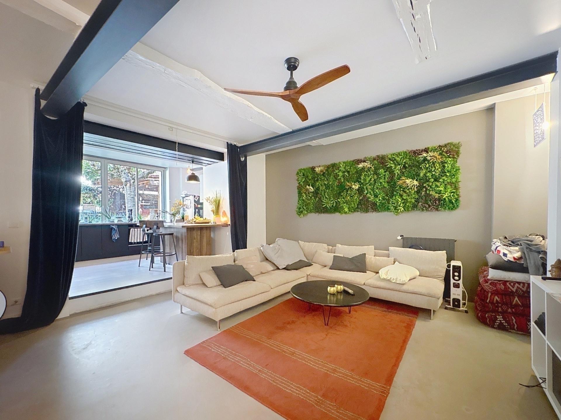 Photo 4 of the listing.