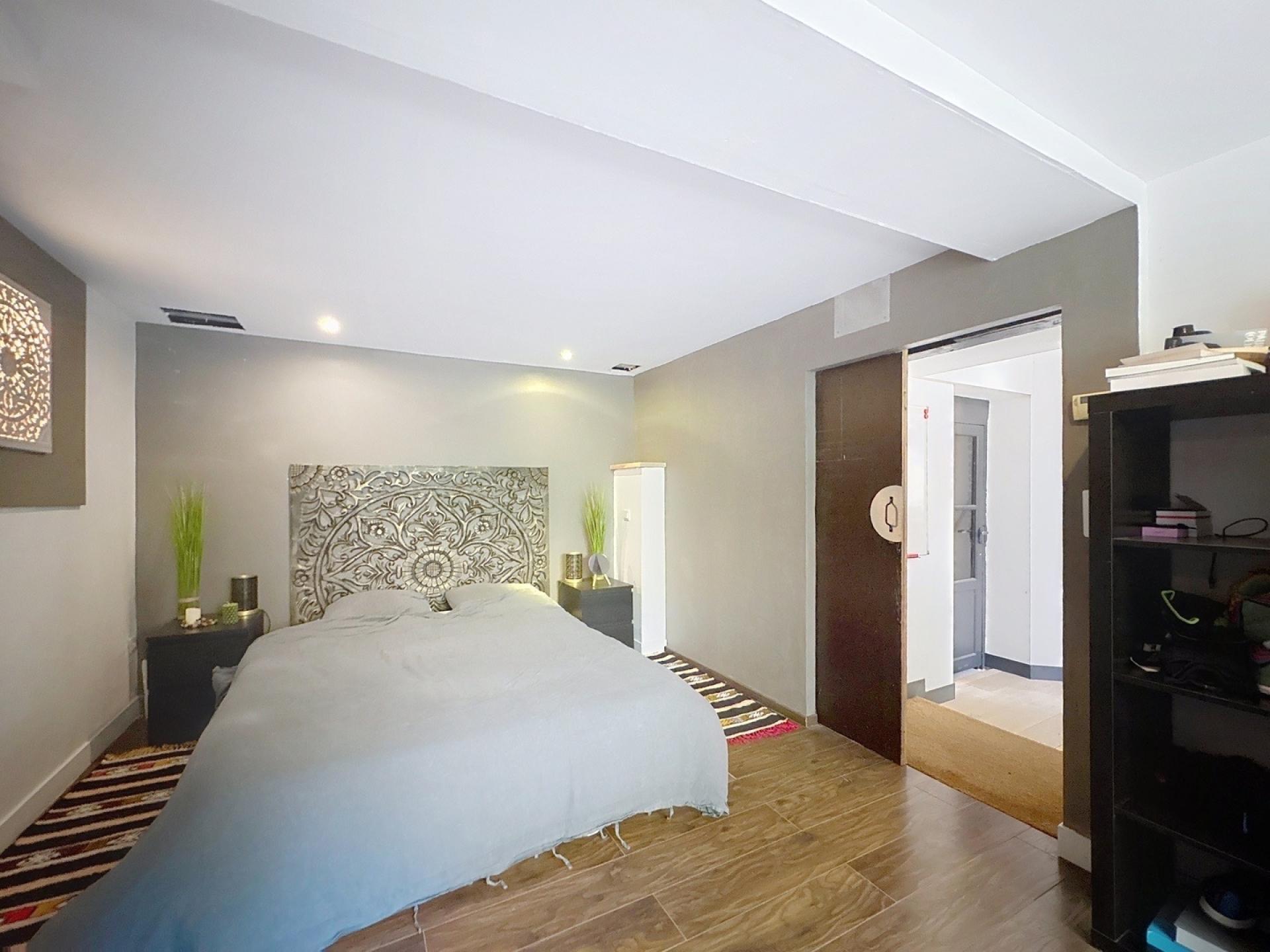 Photo 7 of the listing.