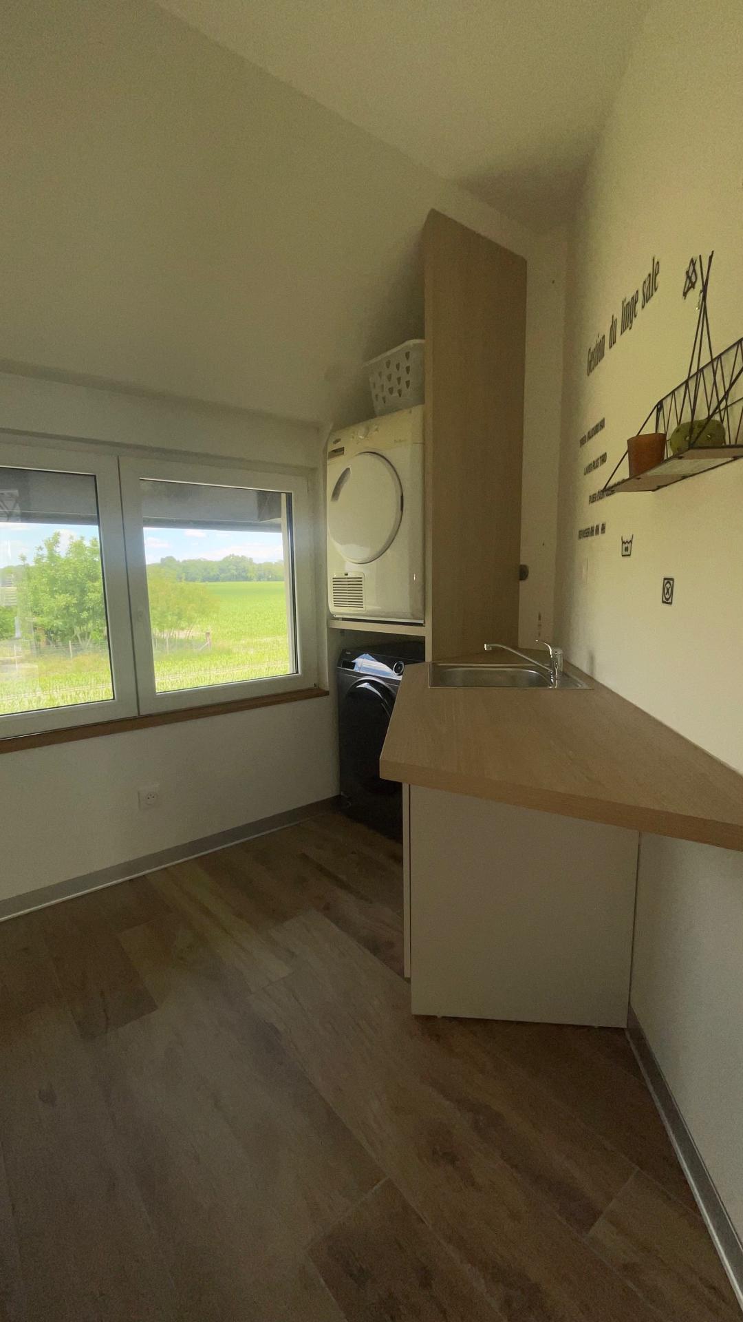 Photo 7 of the listing.