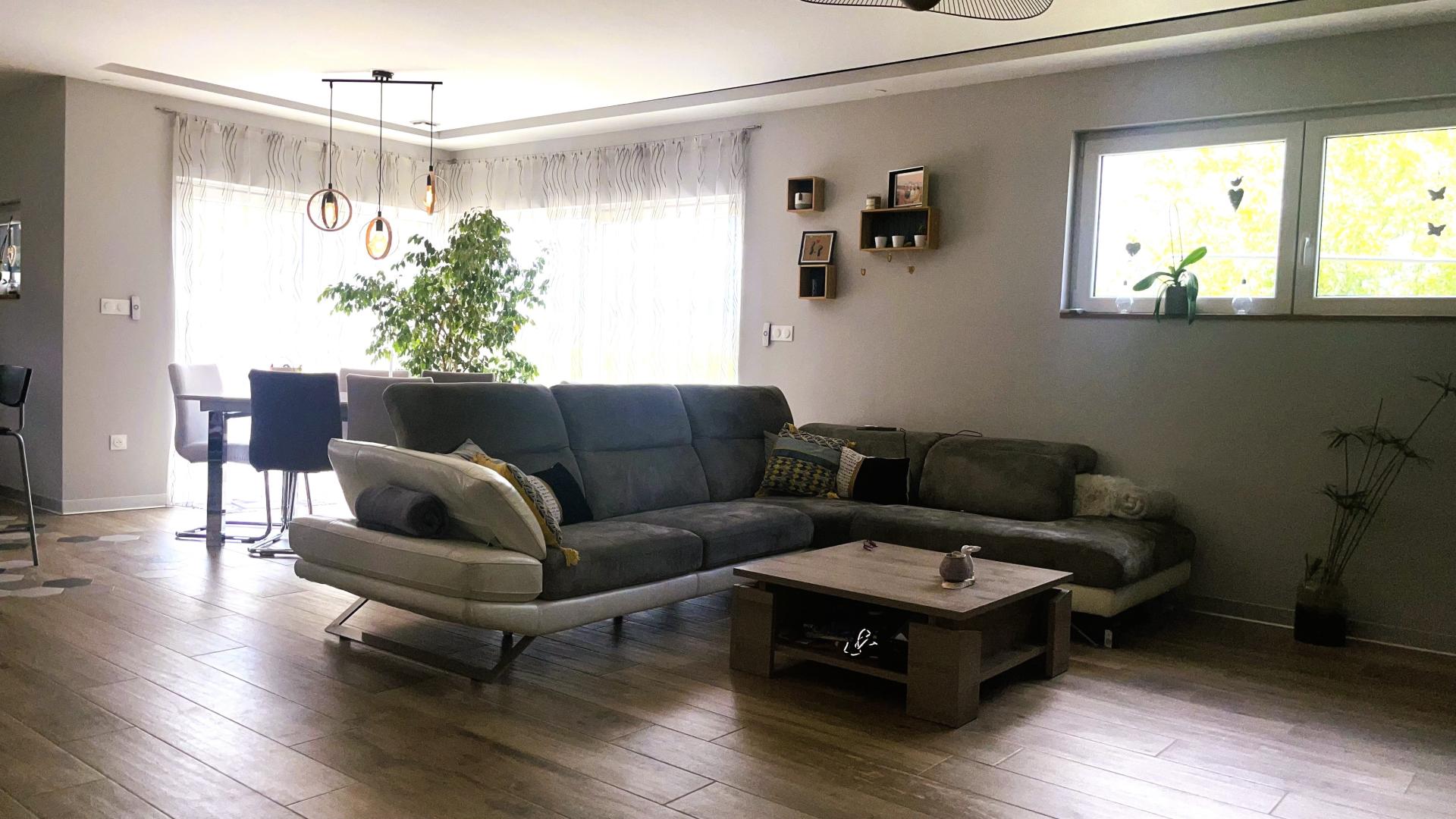 Photo 3 of the listing.