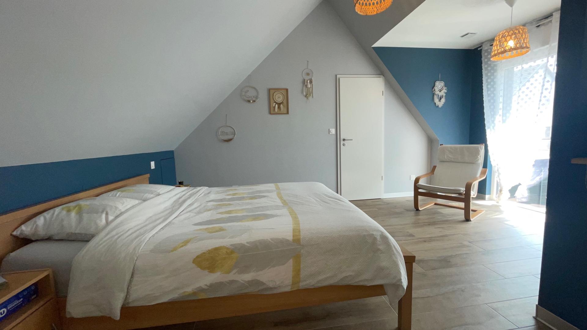 Photo 6 of the listing.