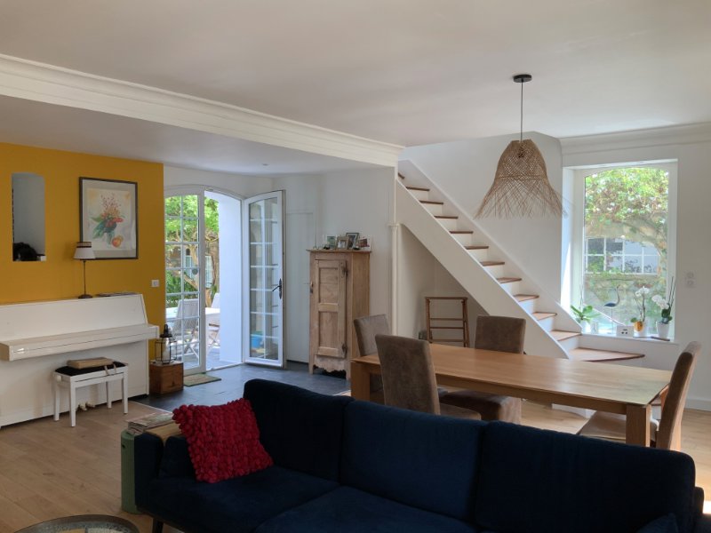 Photo 5 of the listing.