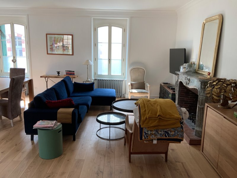 Photo 6 of the listing.