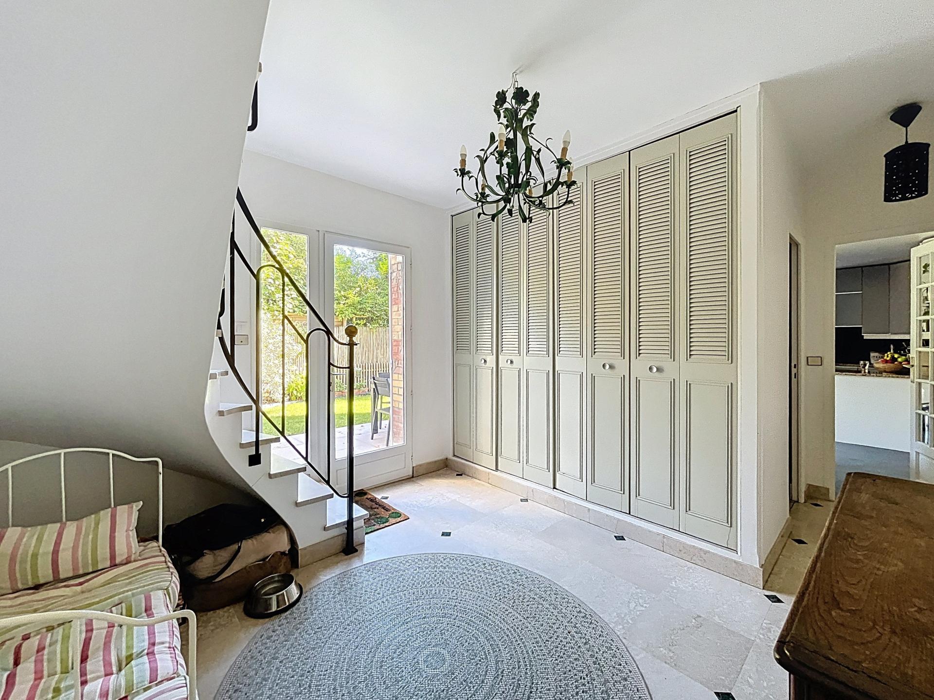 Photo 9 of the listing.