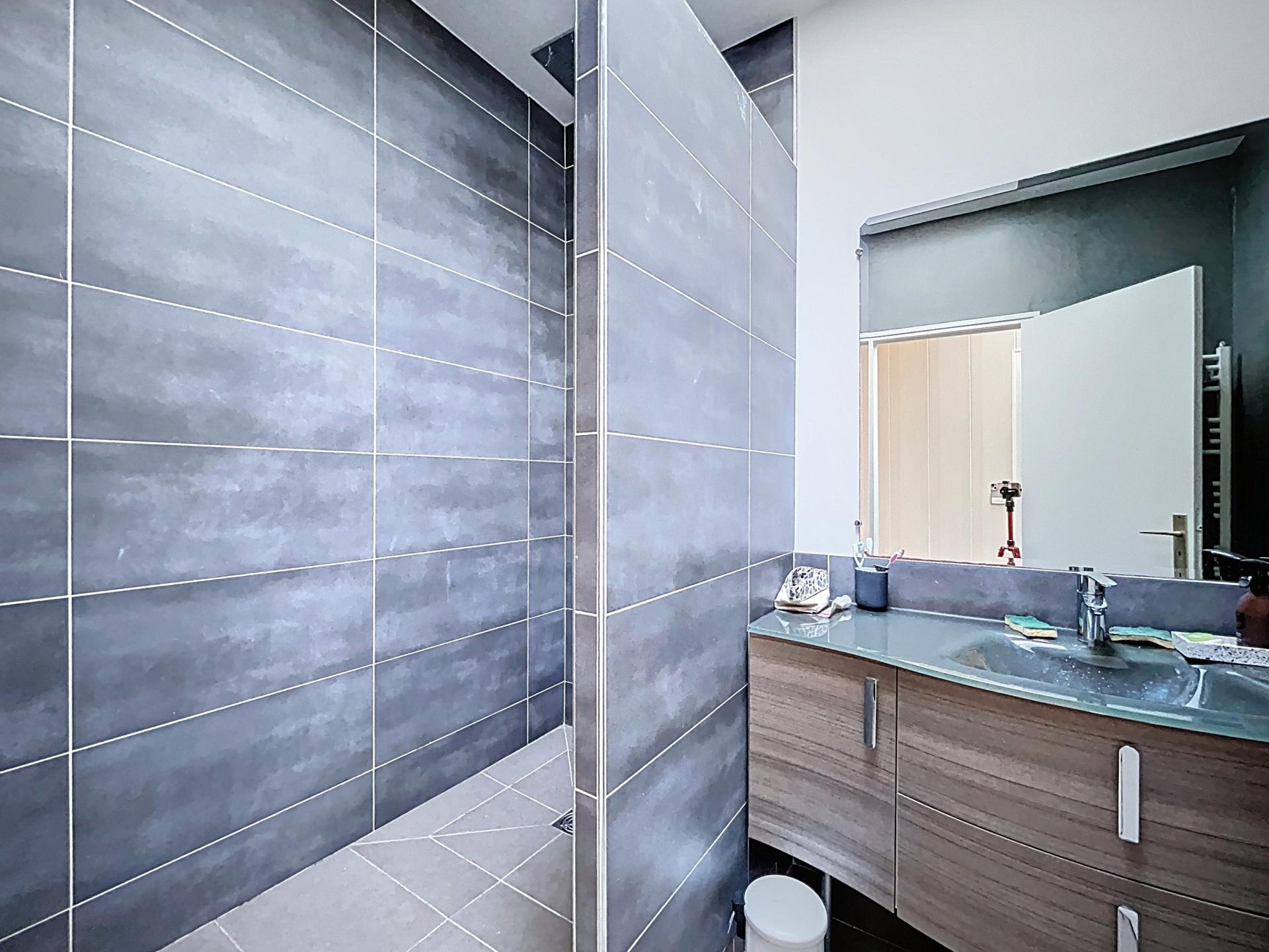 Photo 13 of the listing.