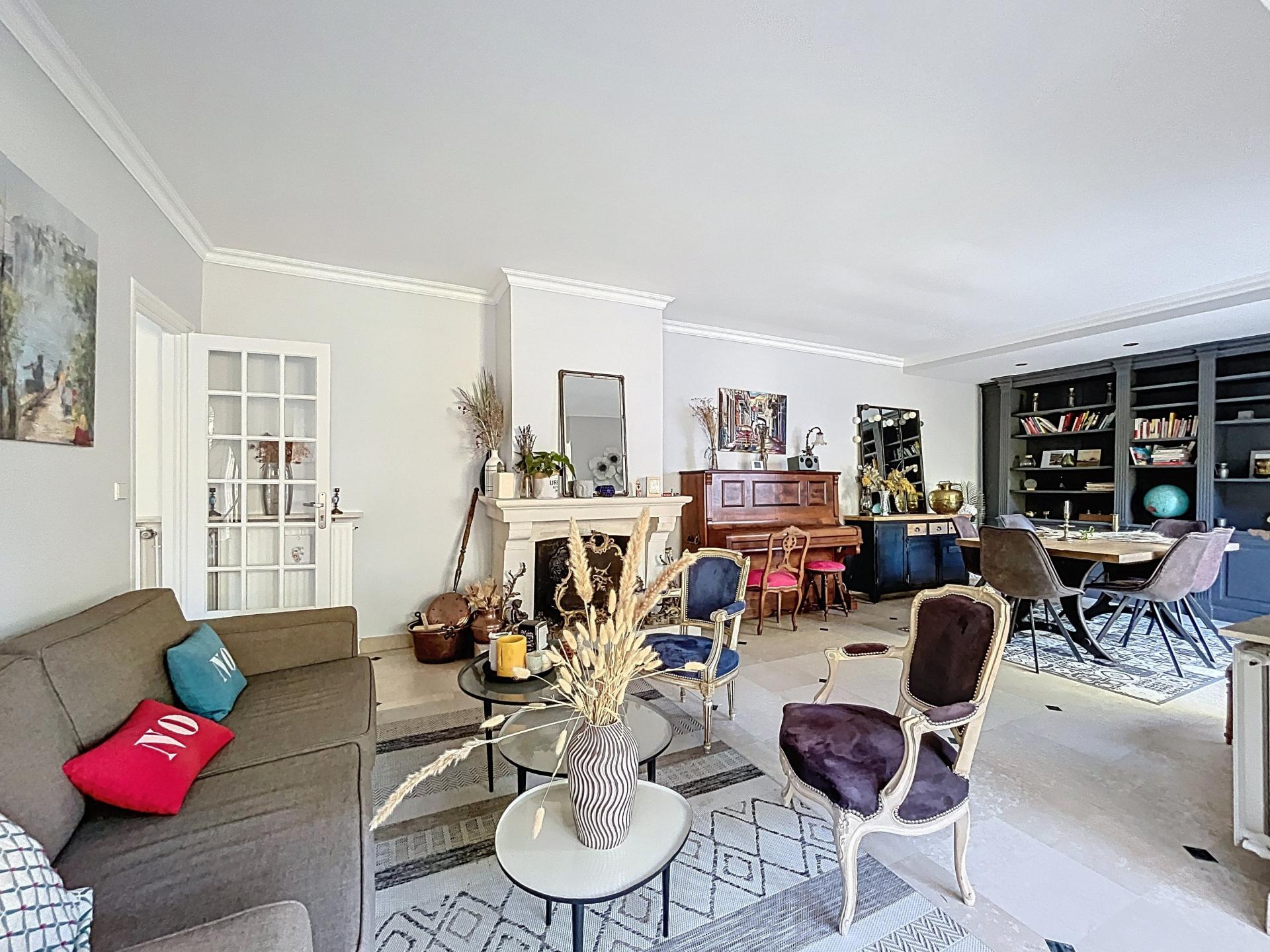 Photo 5 of the listing.