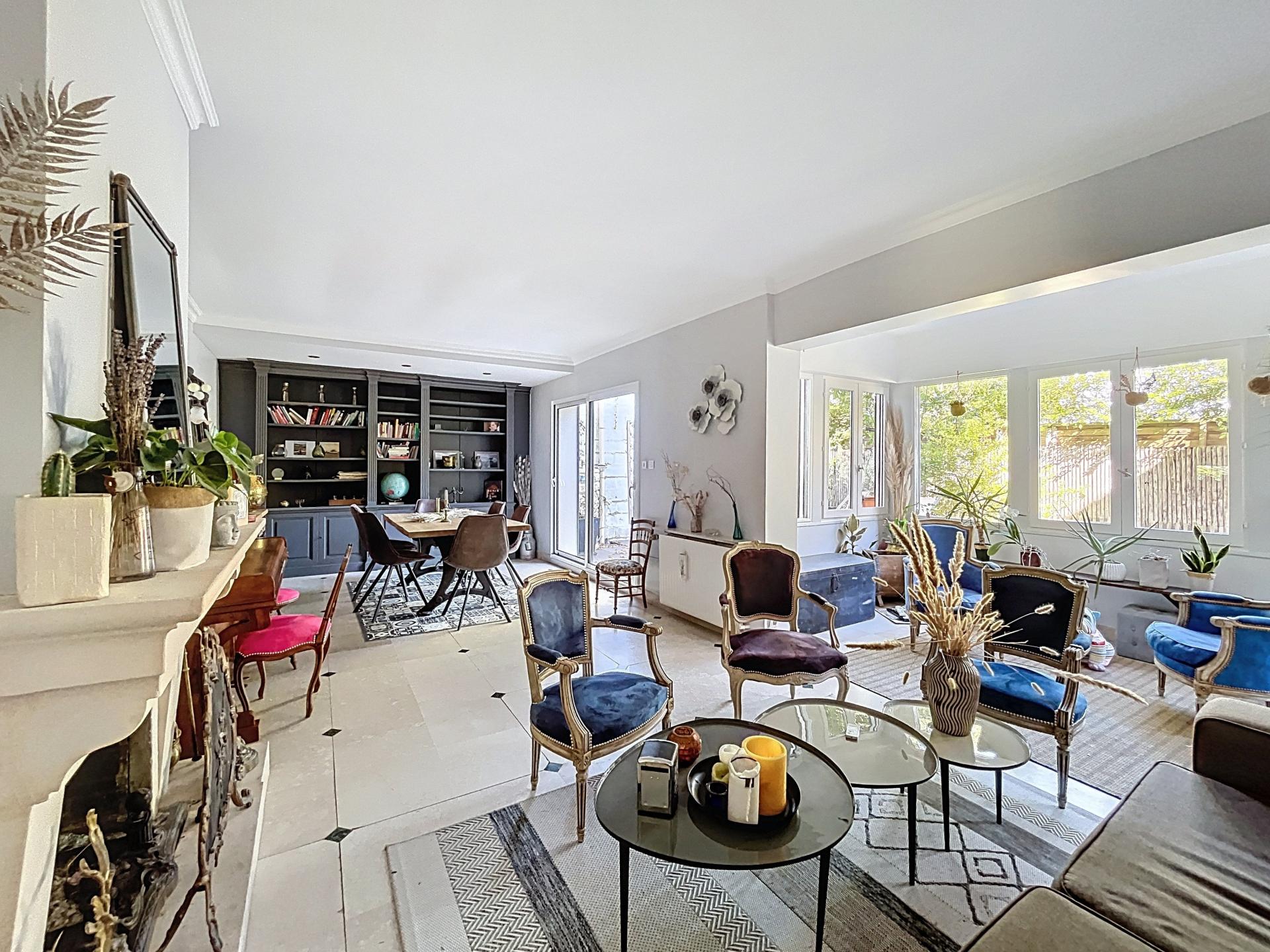 Photo 2 of the listing.