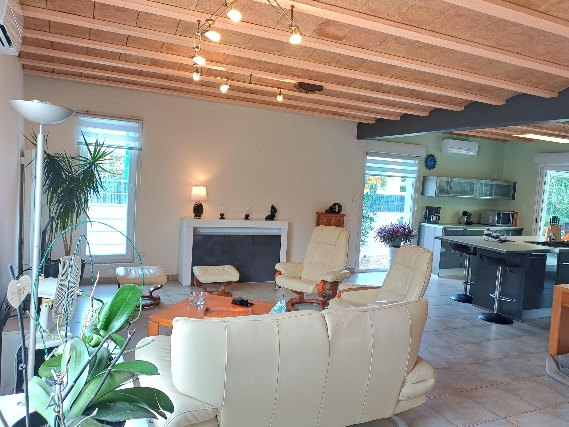 Photo 3 of the listing.