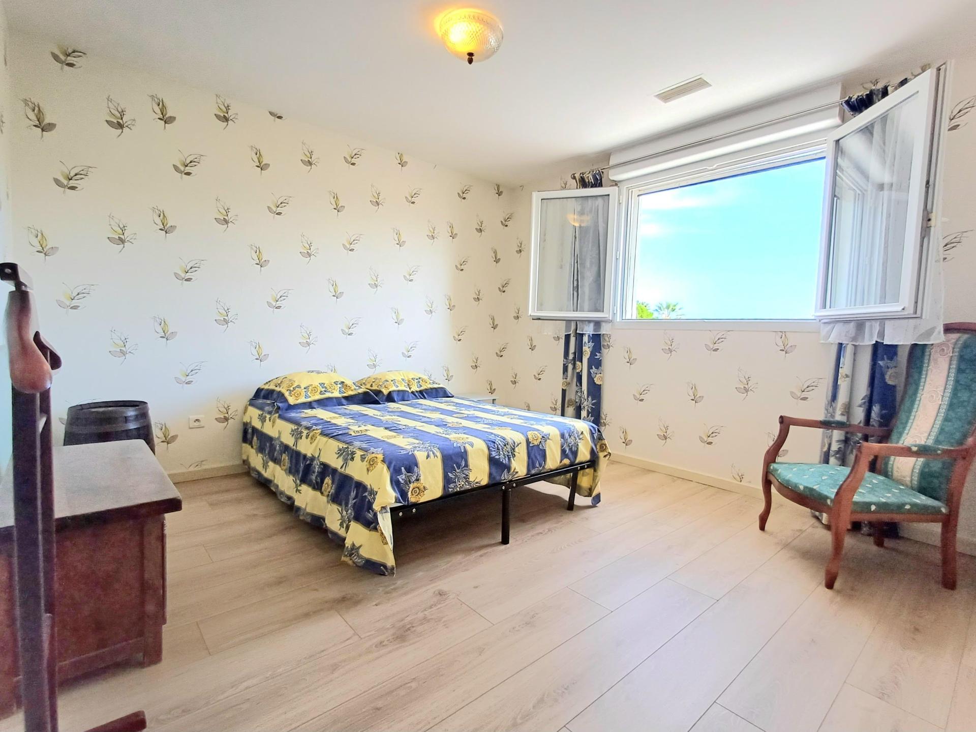 Photo 12 of the listing.