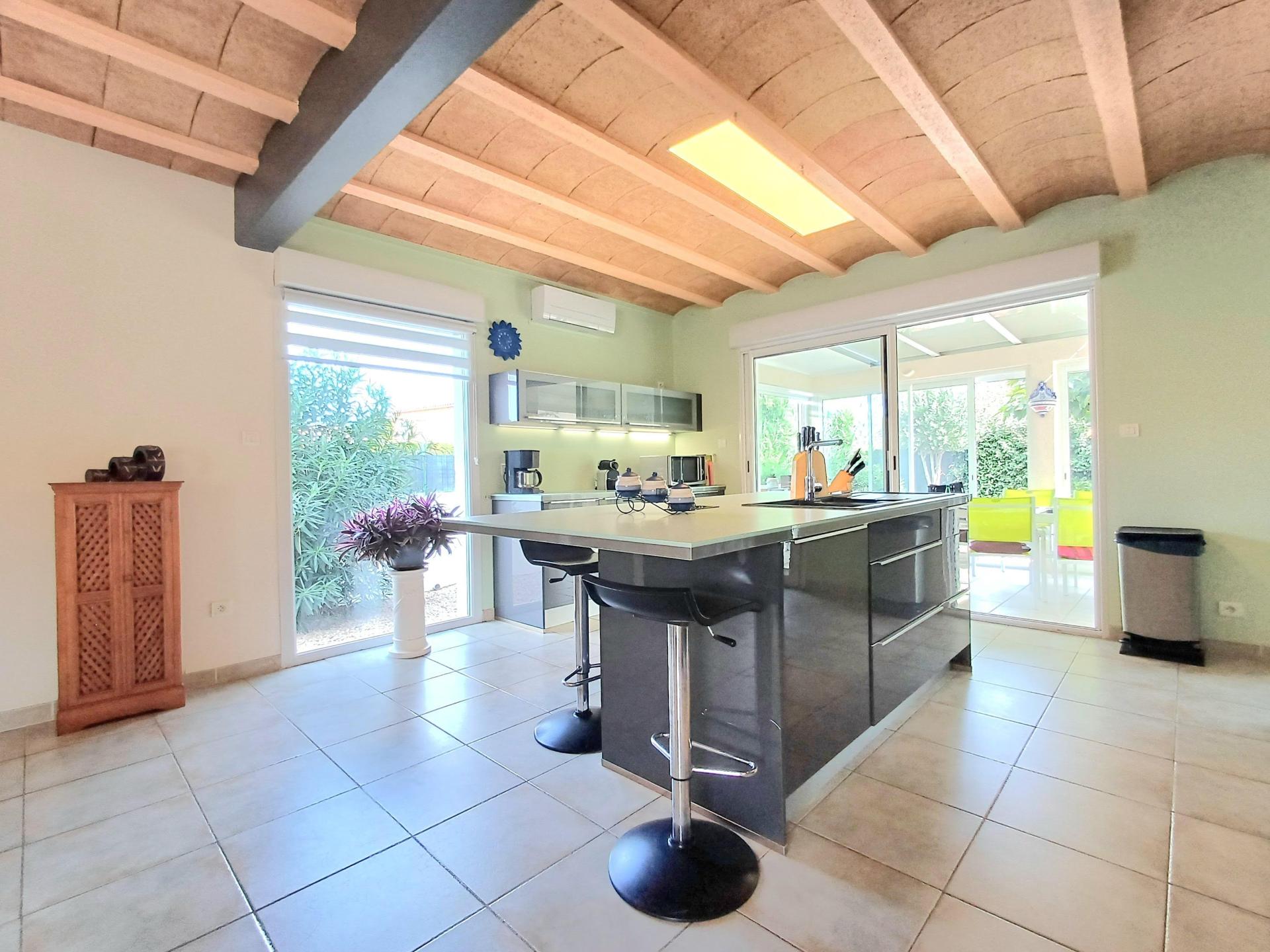 Photo 4 of the listing.