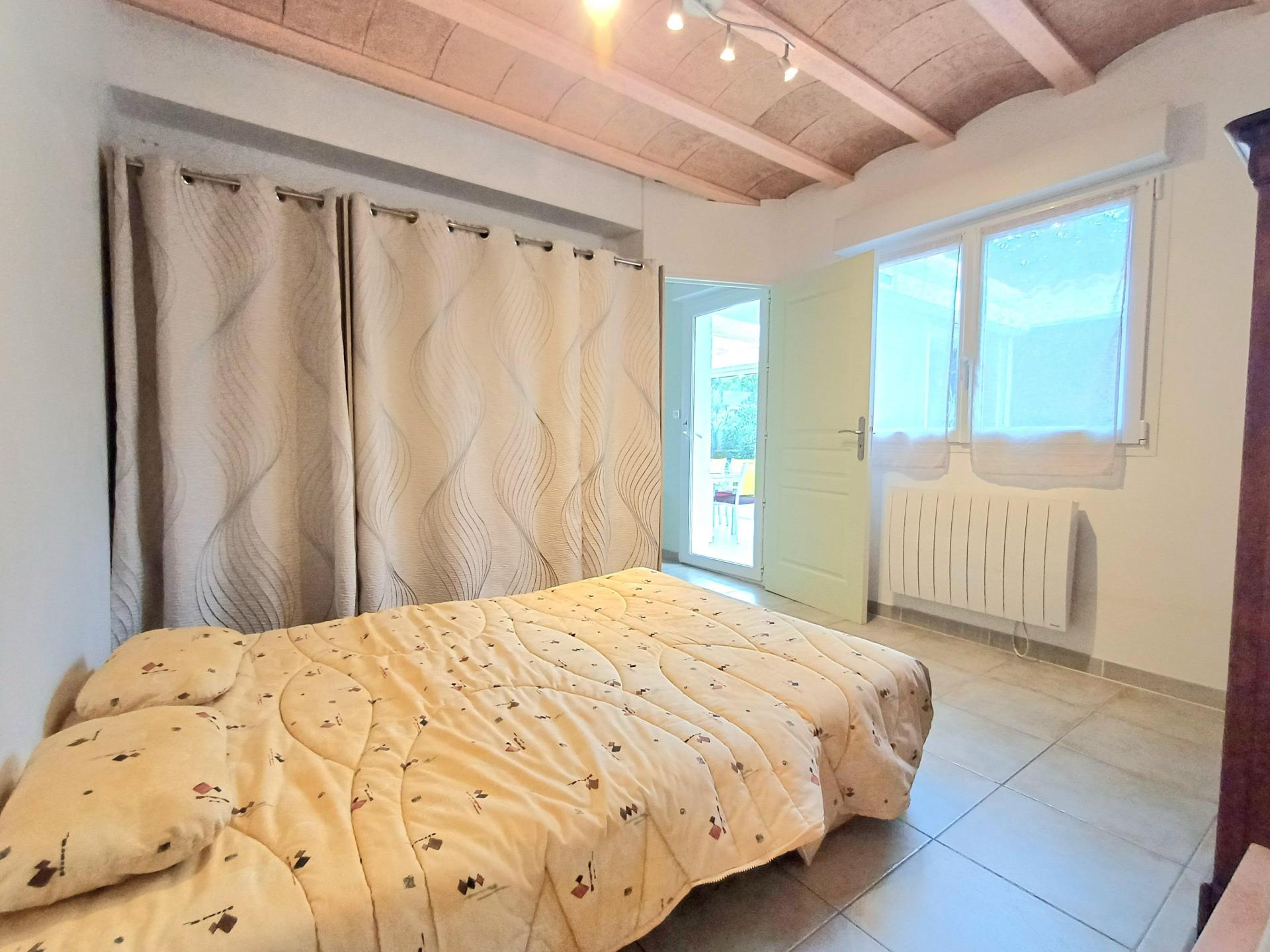 Photo 11 of the listing.