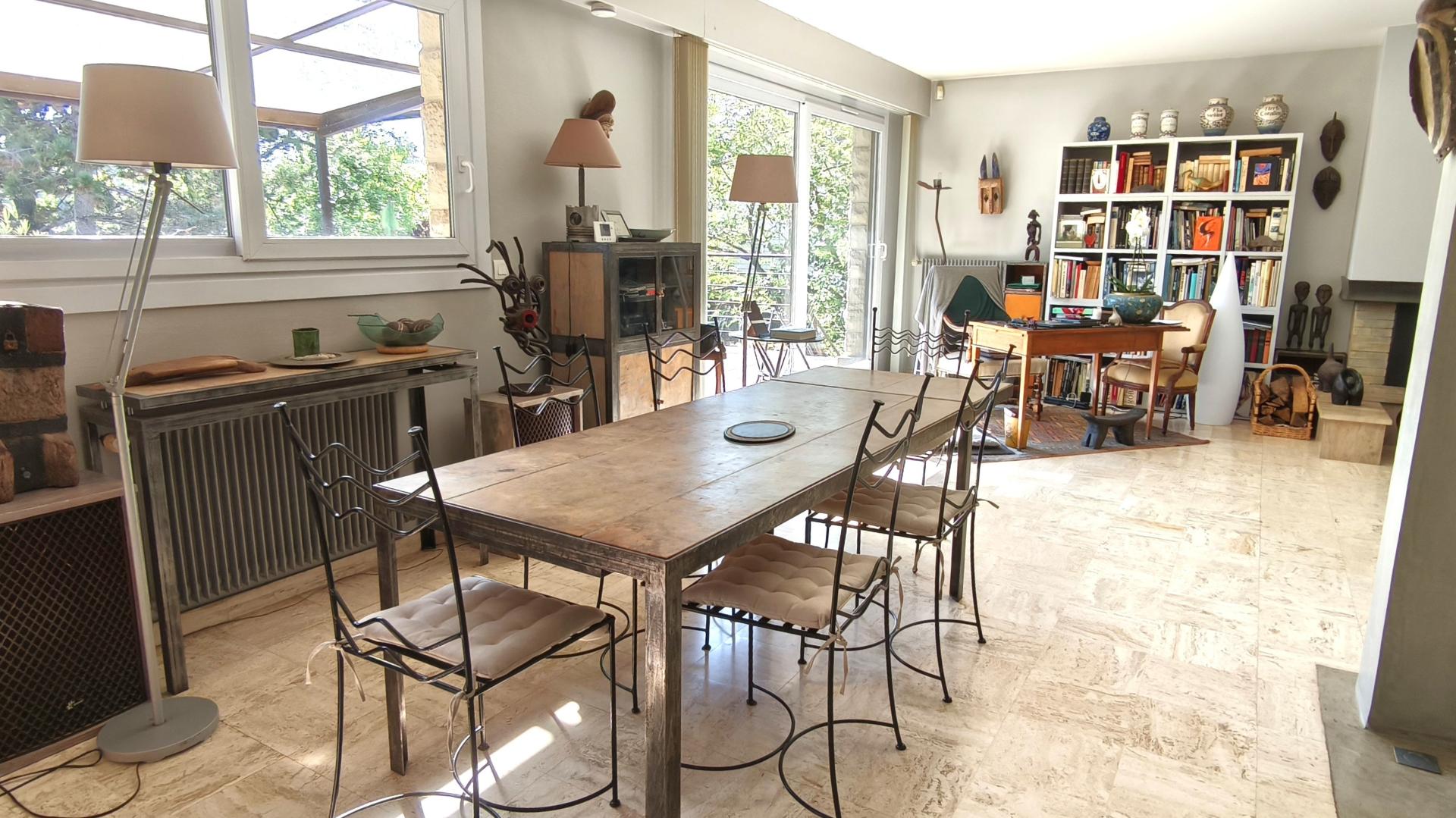 Photo 4 of the listing.