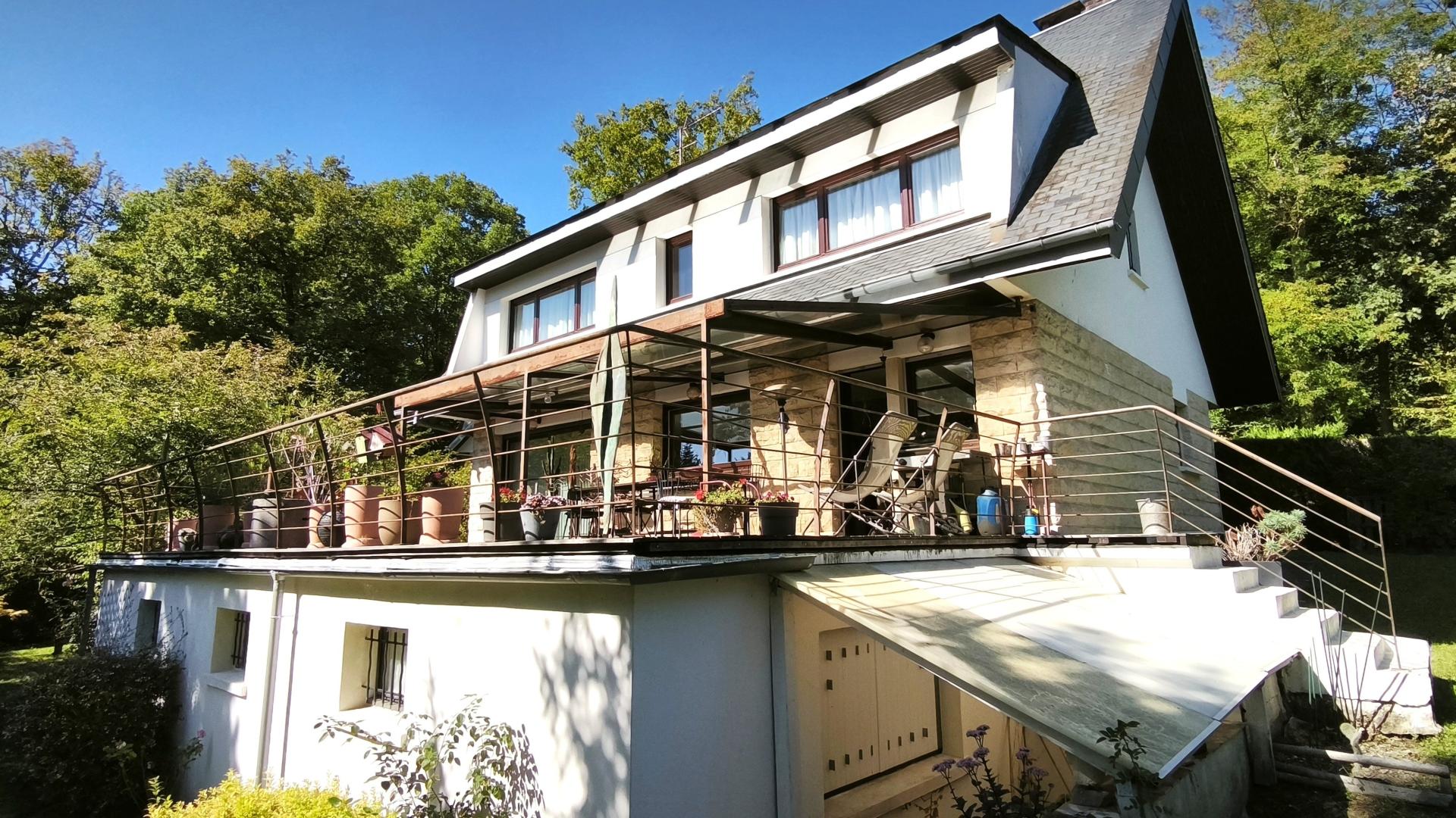 Photo 13 of the listing.