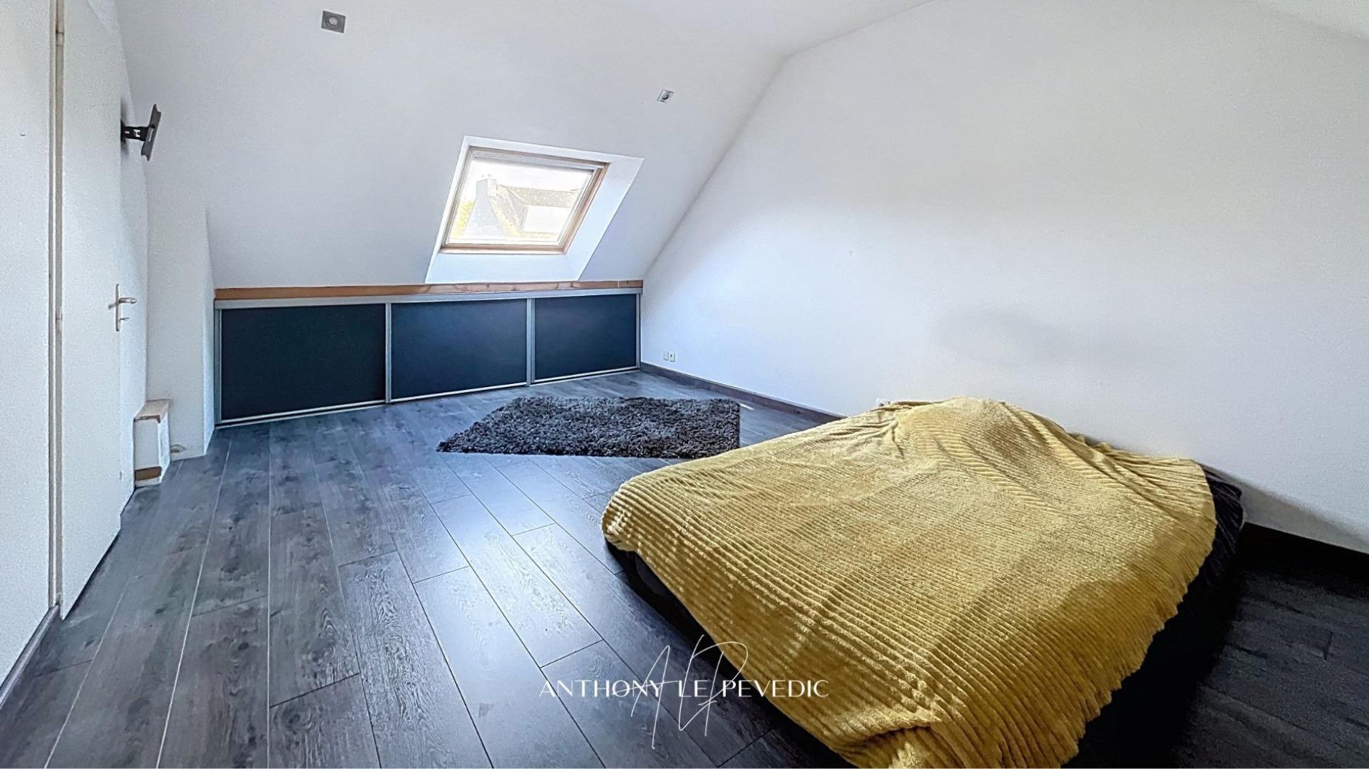 Photo 11 of the listing.