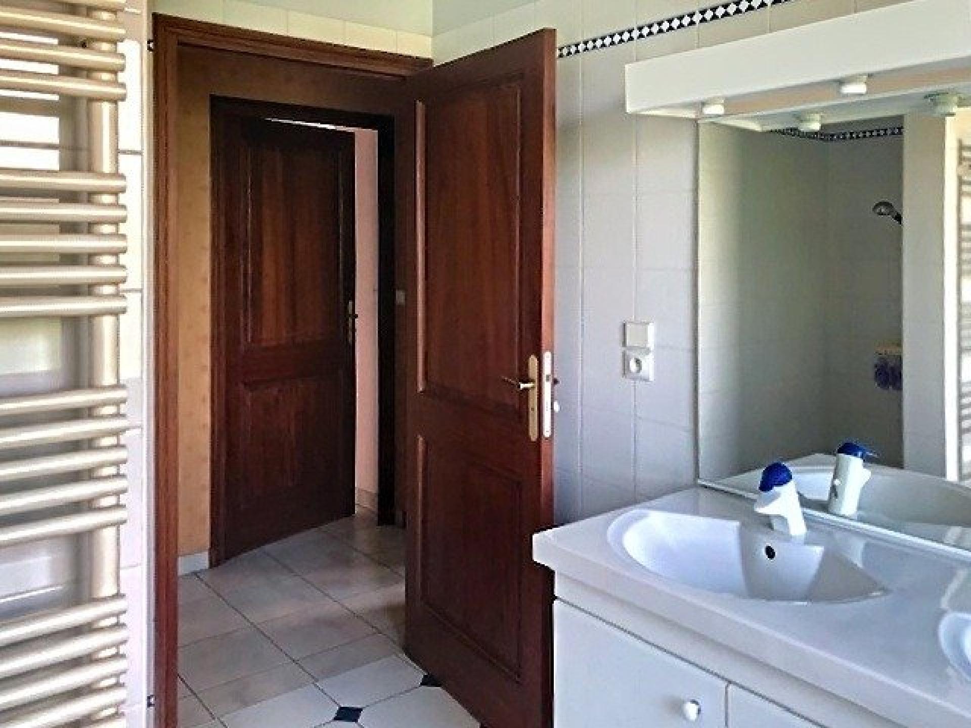 Photo 9 of the listing.