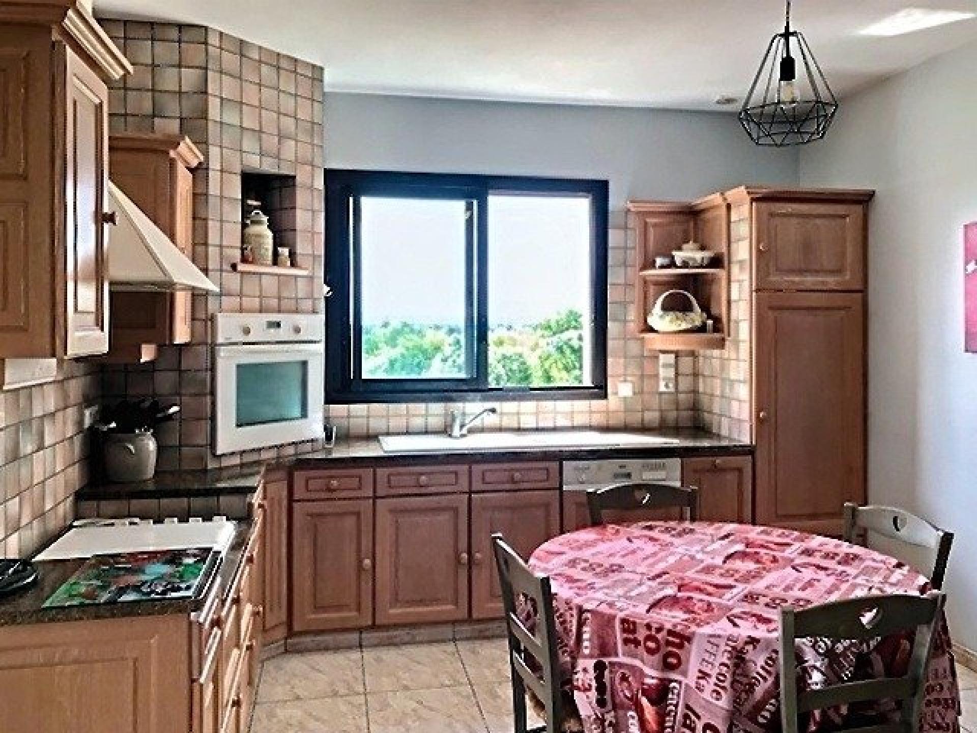 Photo 5 of the listing.