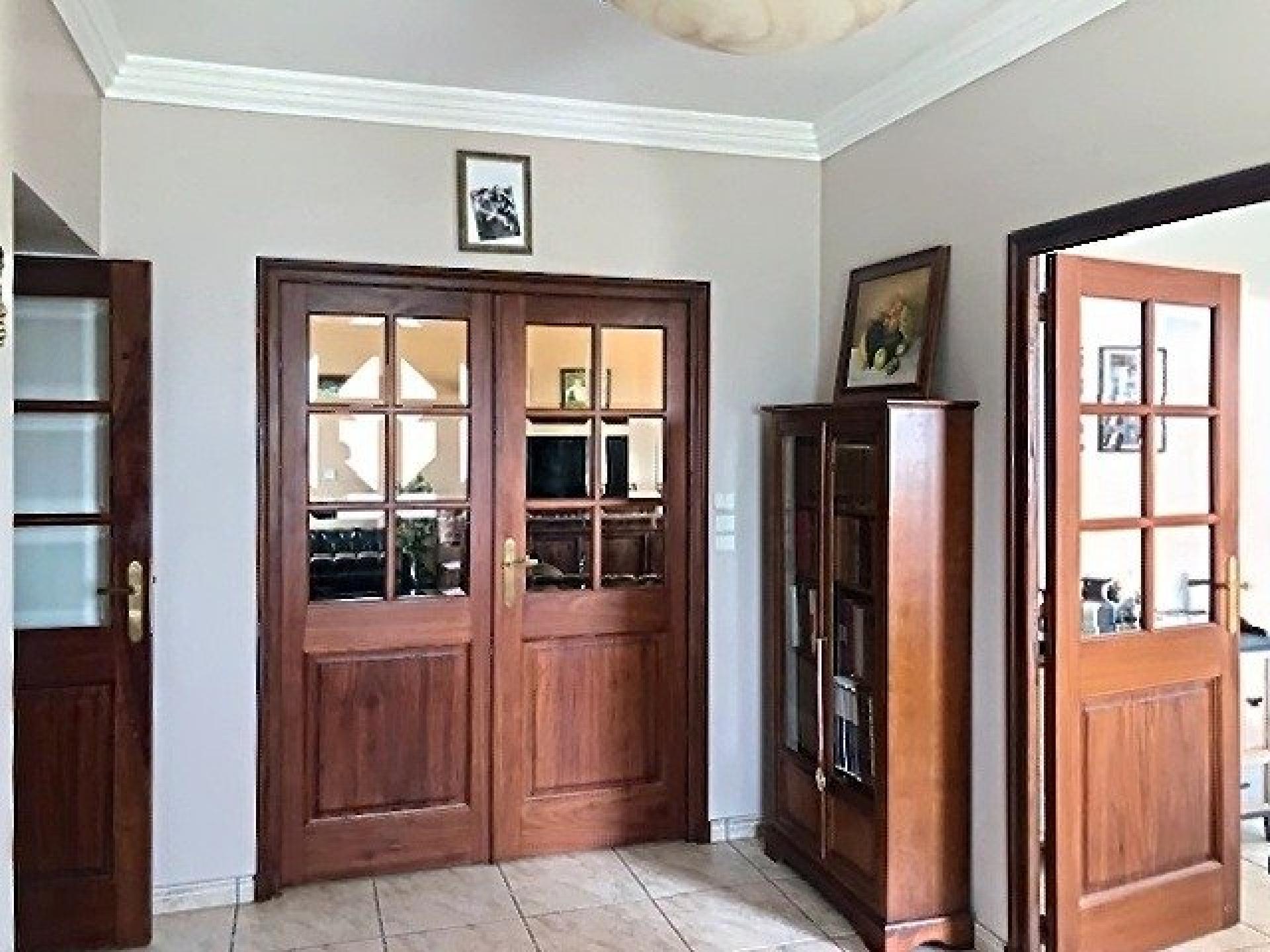 Photo 4 of the listing.