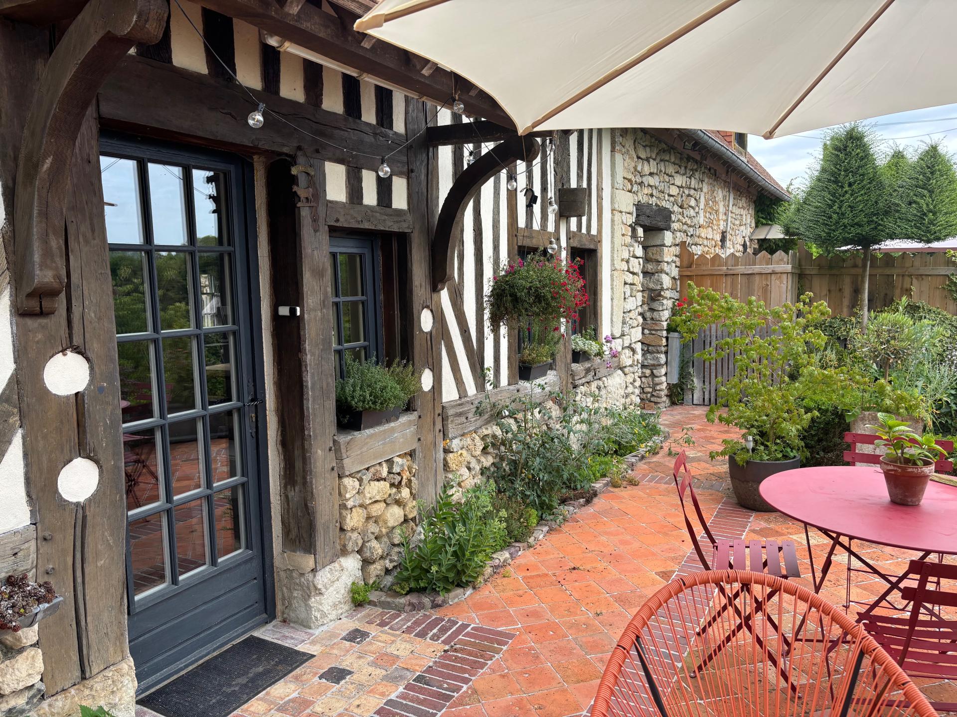 Photo 2 of the listing.