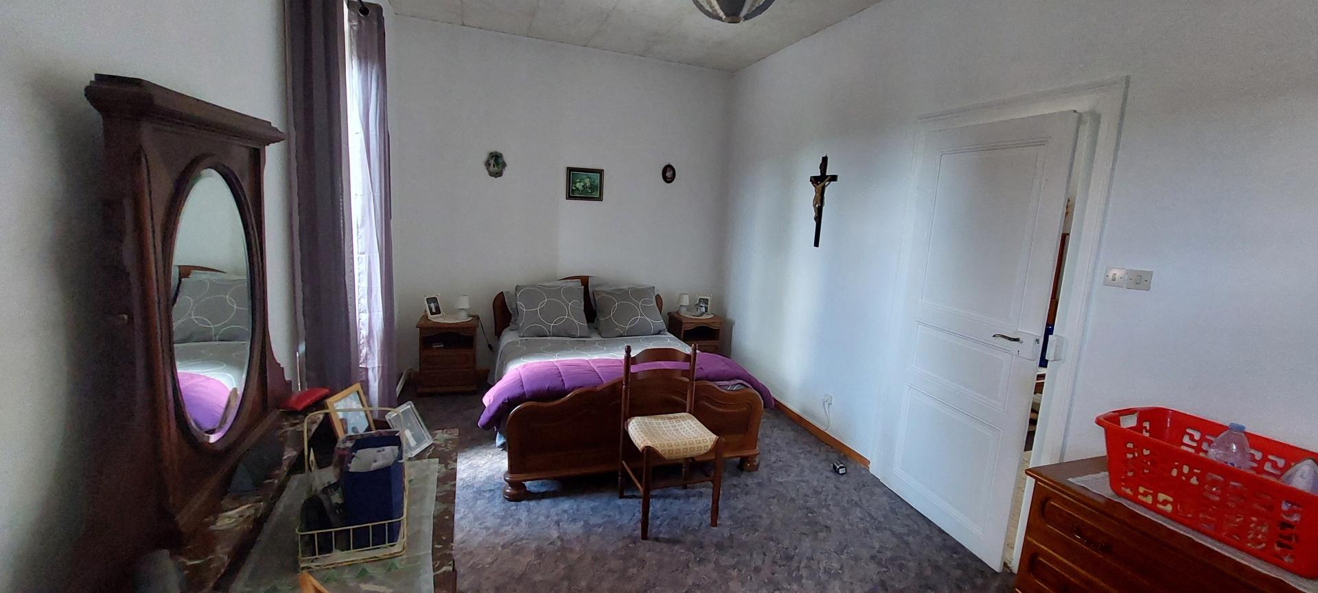 Photo 6 of the listing.