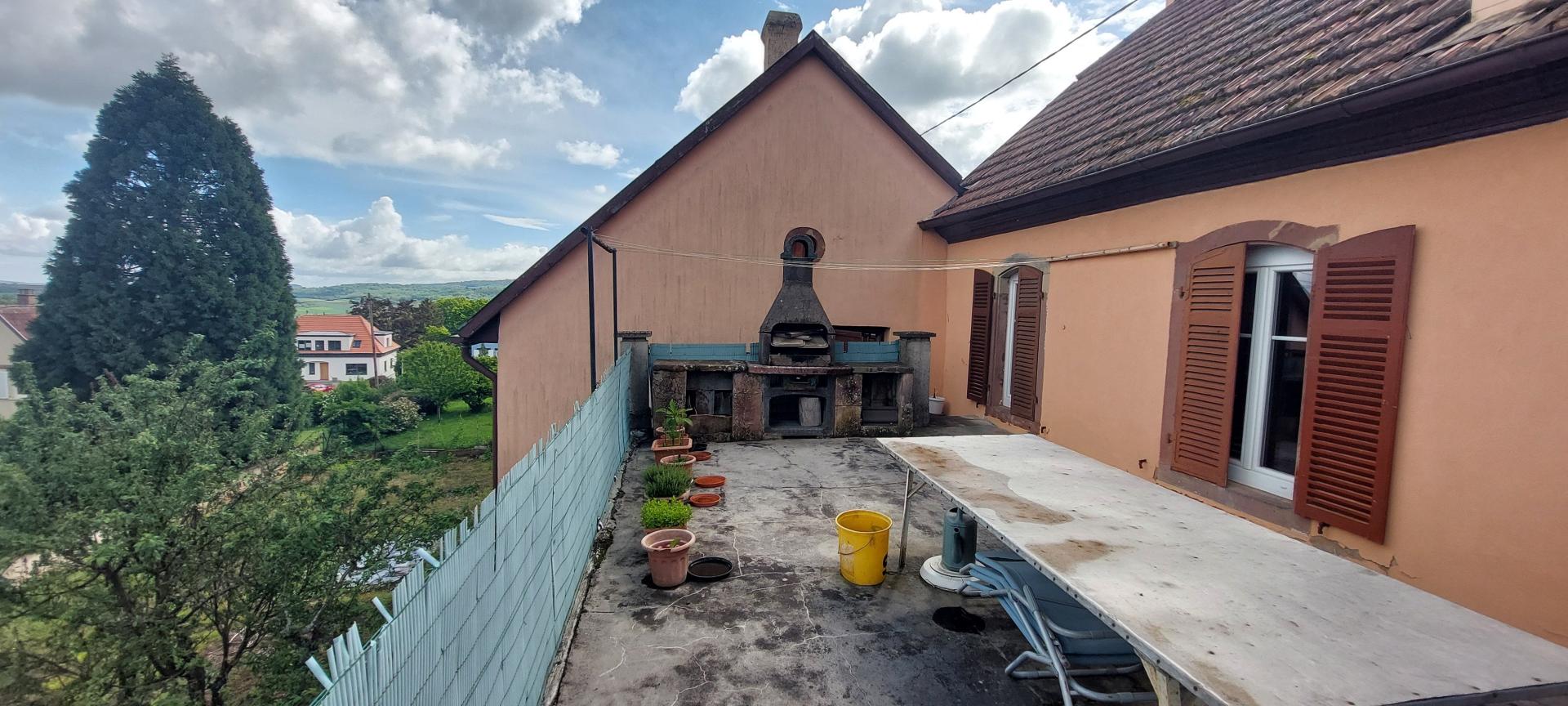 Photo 2 of the listing.