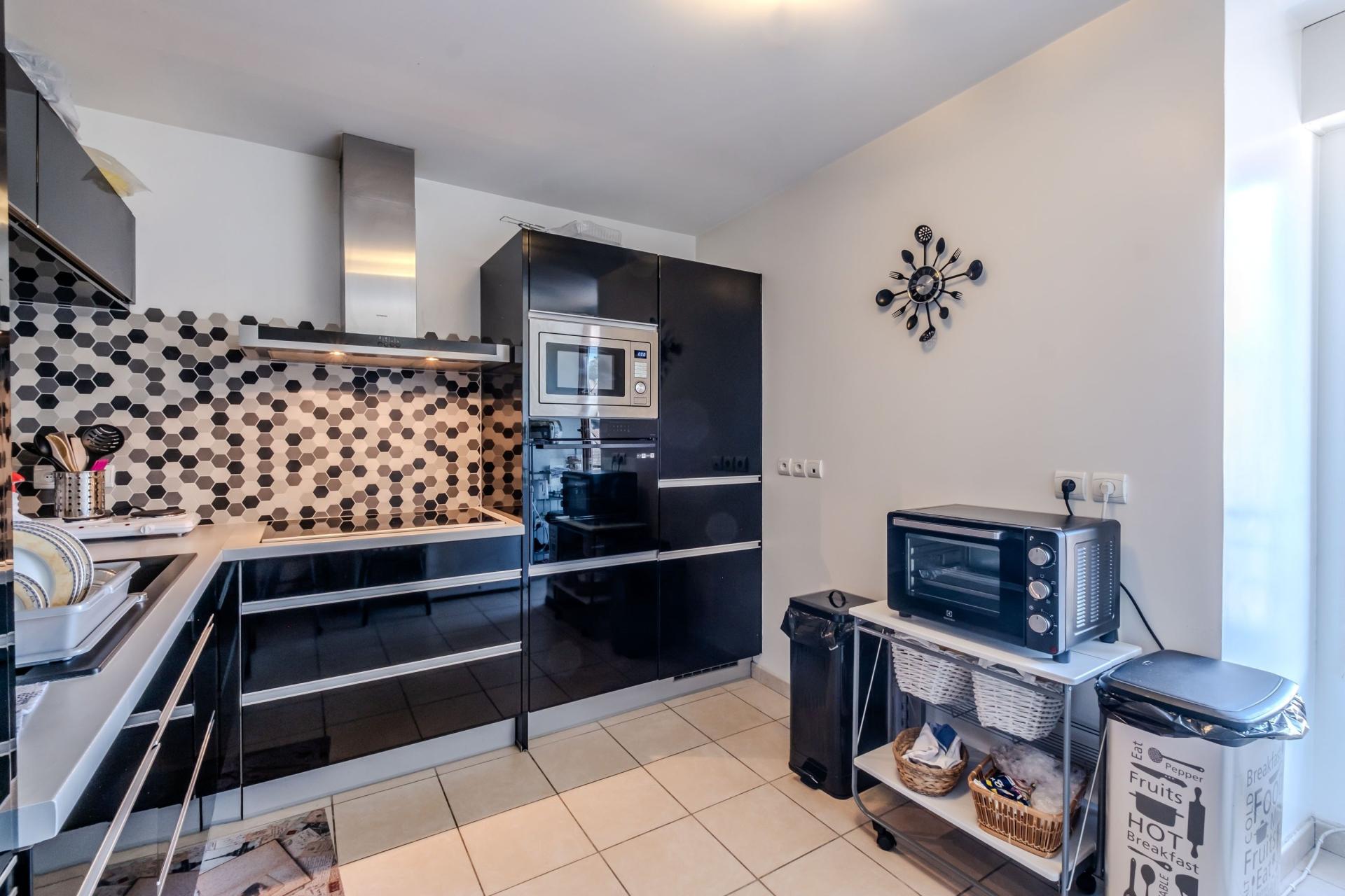 Photo 9 of the listing.