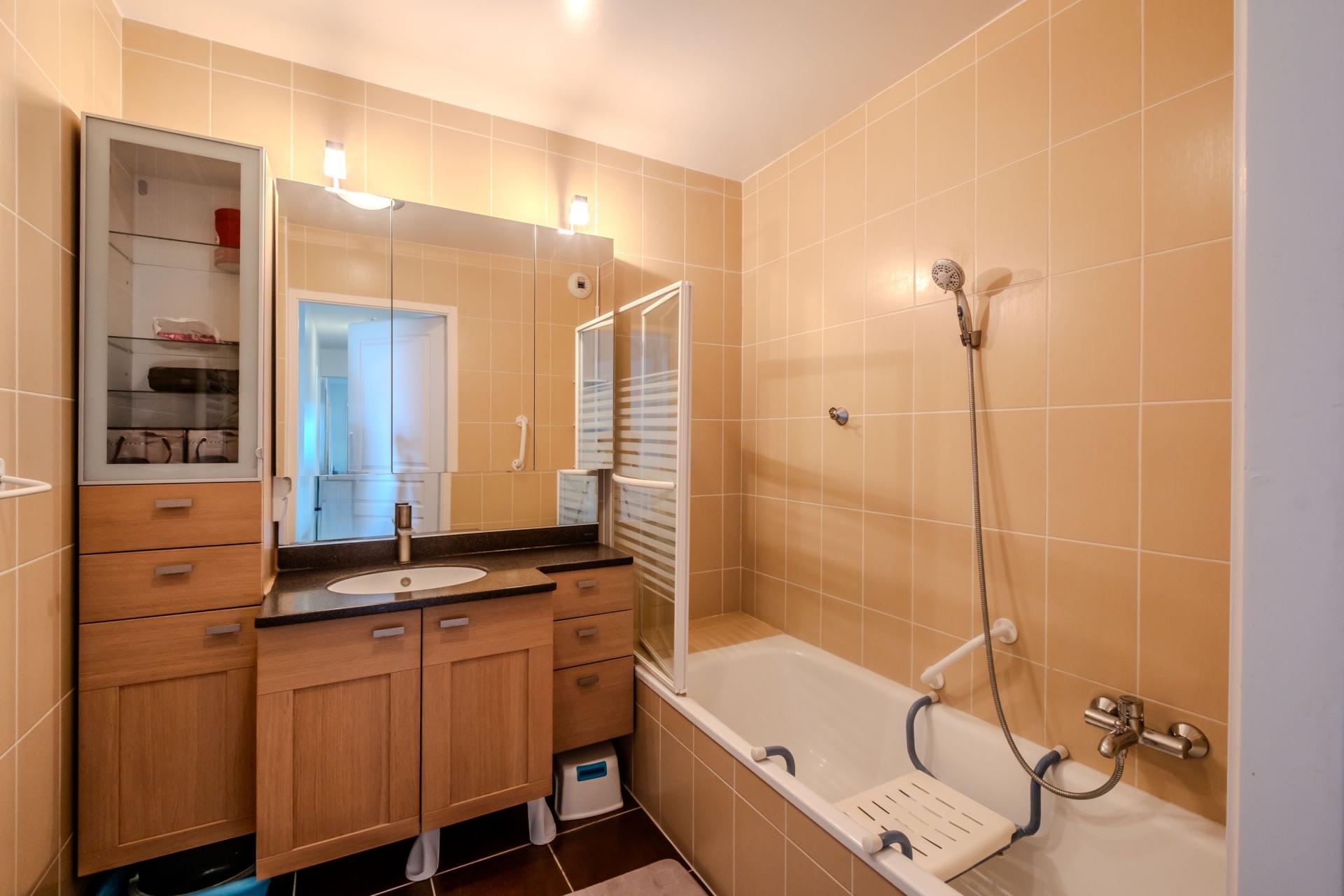 Photo 13 of the listing.