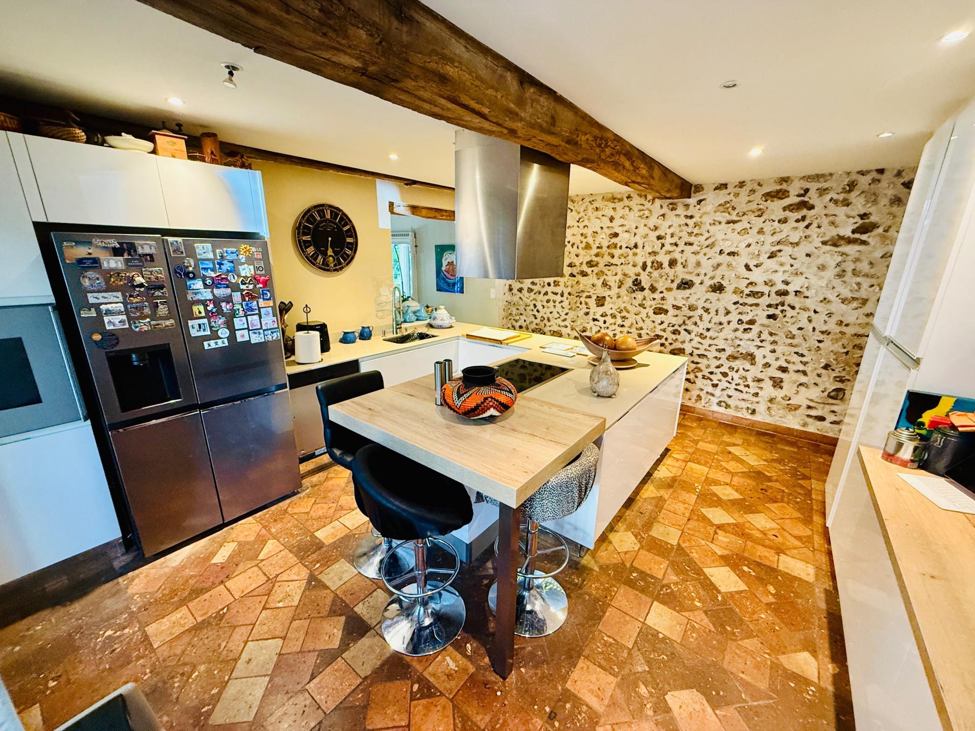 Photo 6 of the listing.