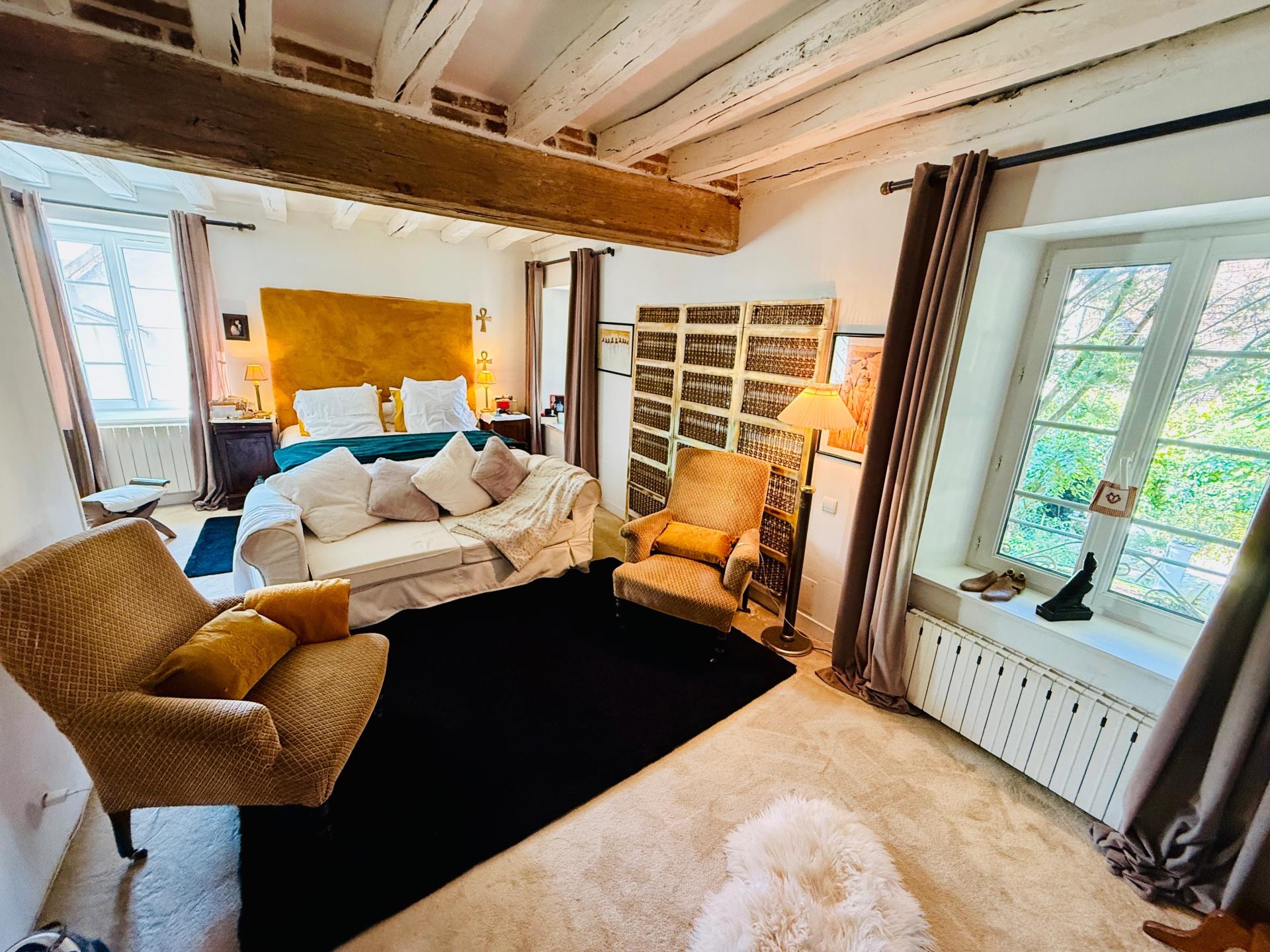 Photo 13 of the listing.