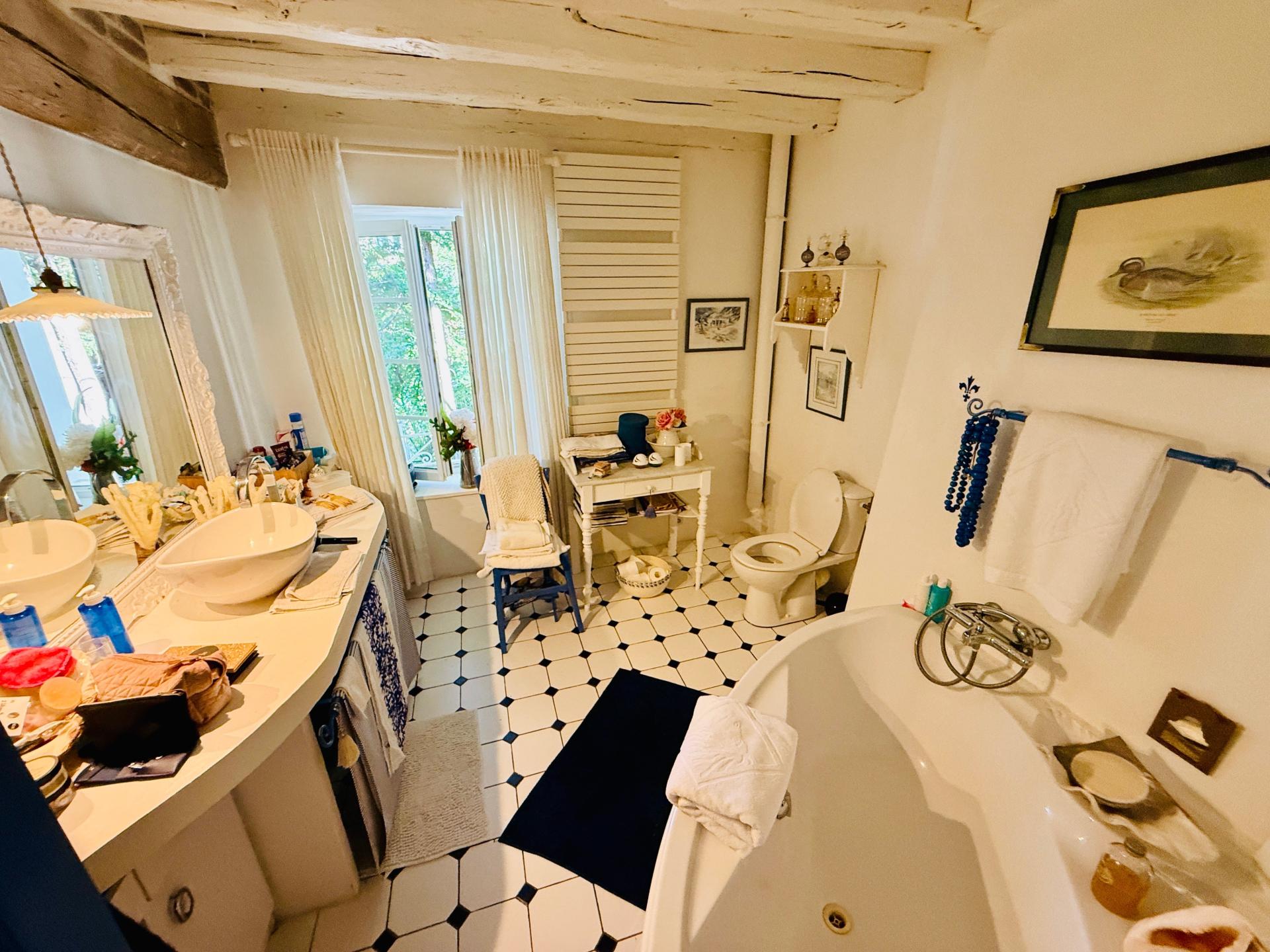 Photo 15 of the listing.