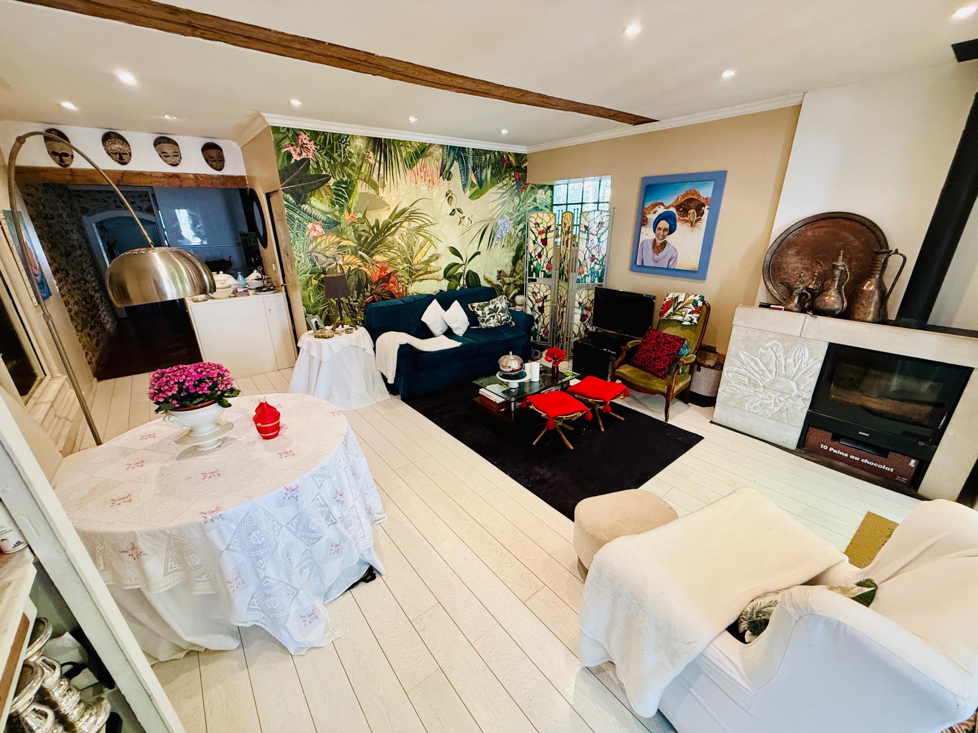 Photo 11 of the listing.