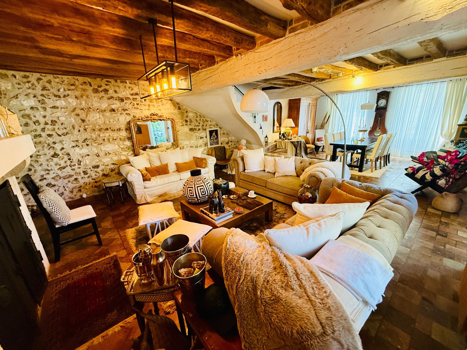 Photo 3 of the listing.