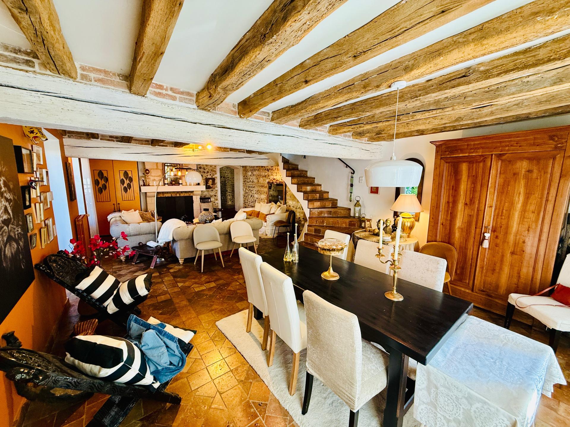 Photo 4 of the listing.