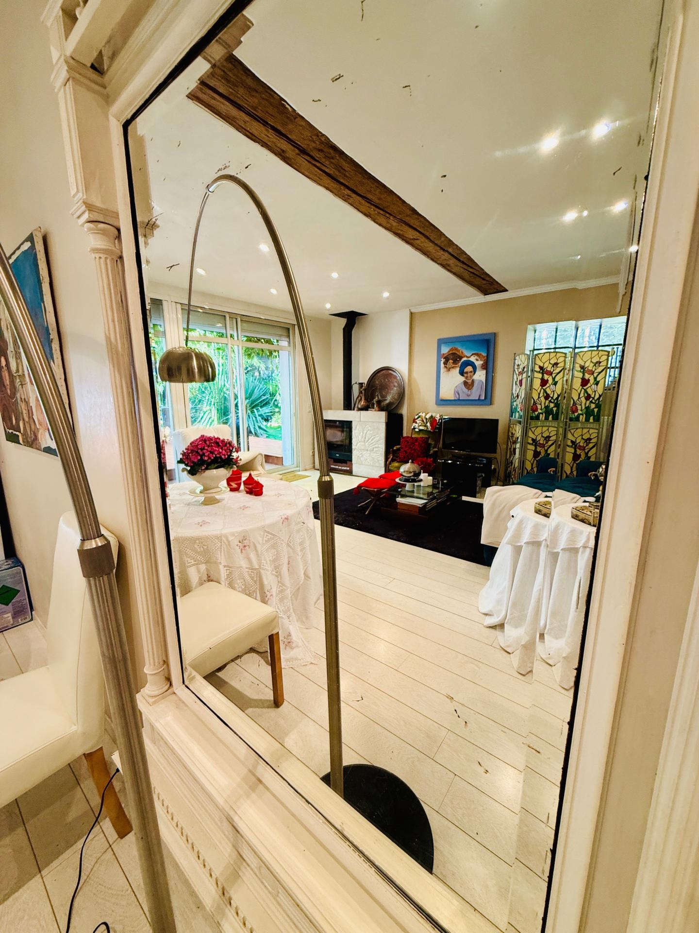 Photo 8 of the listing.