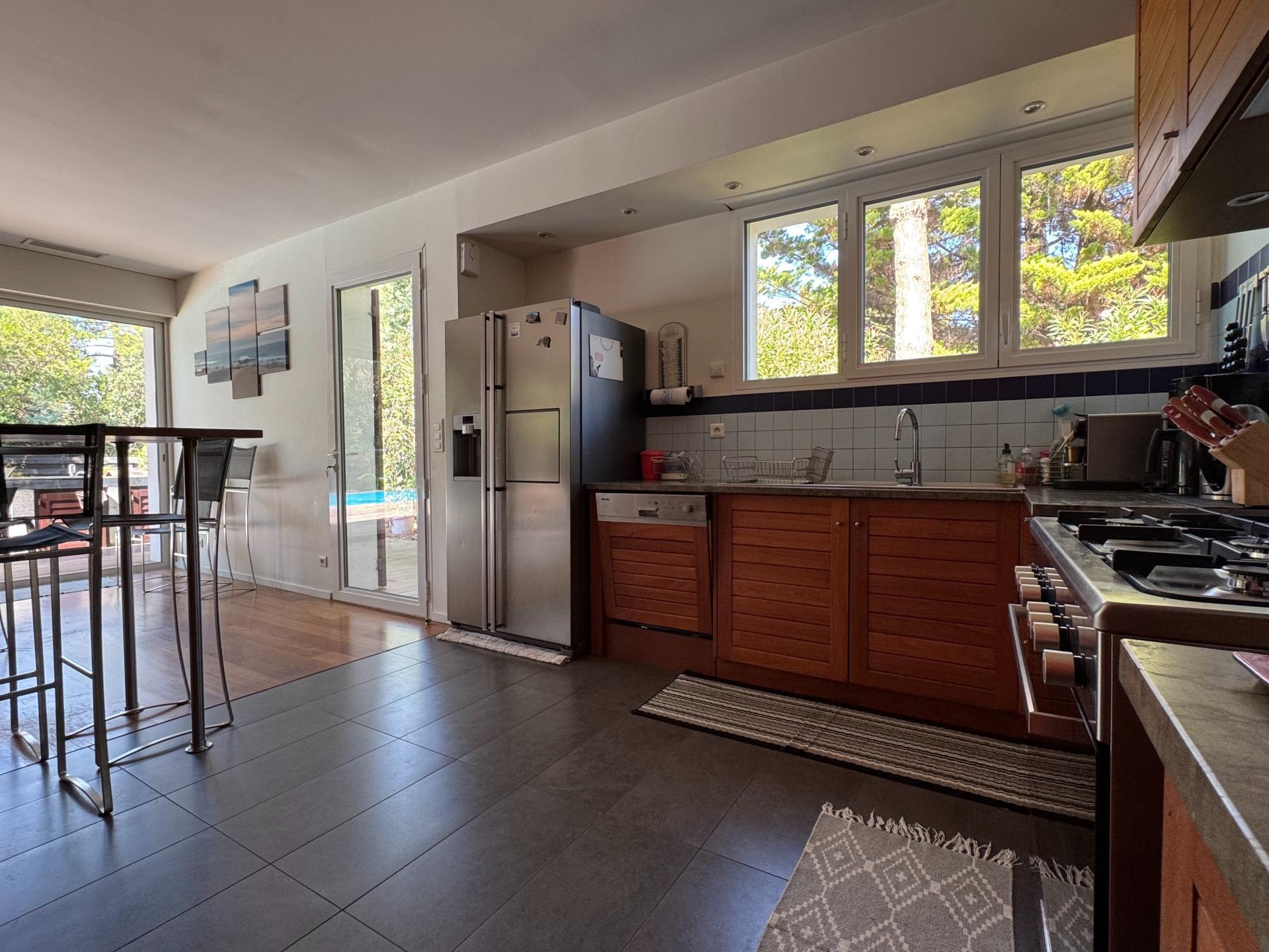 Photo 4 of the listing.