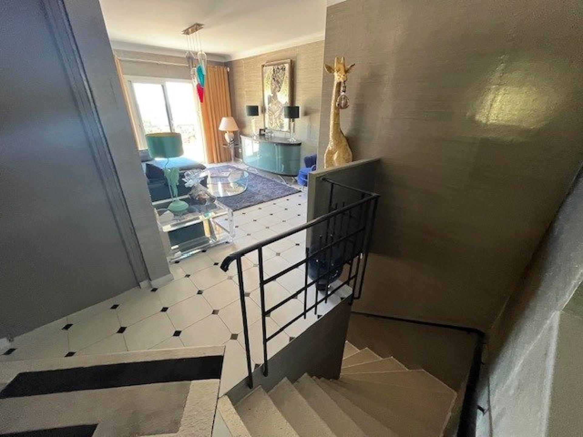 Photo 7 of the listing.