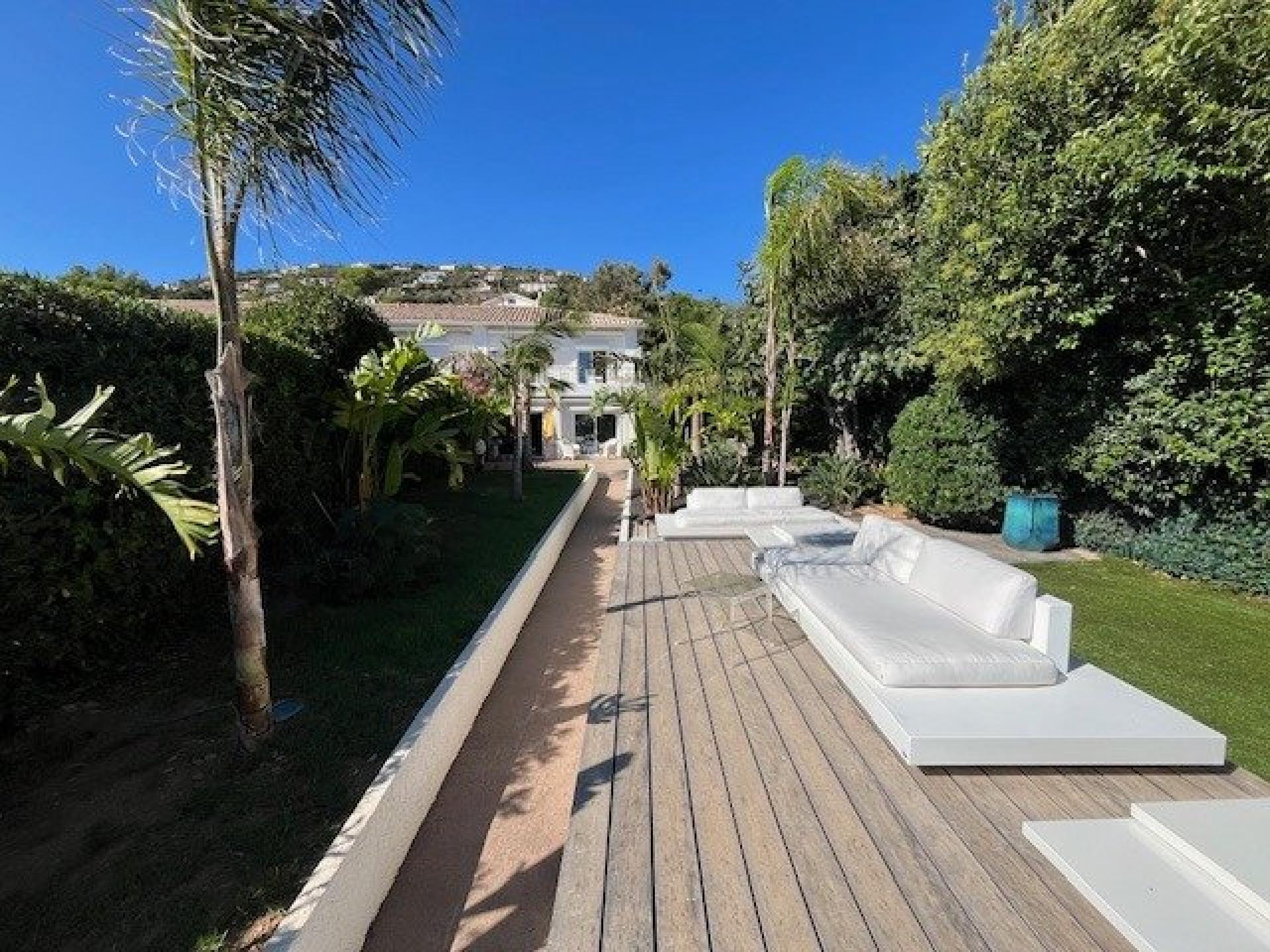 Photo 3 of the listing.