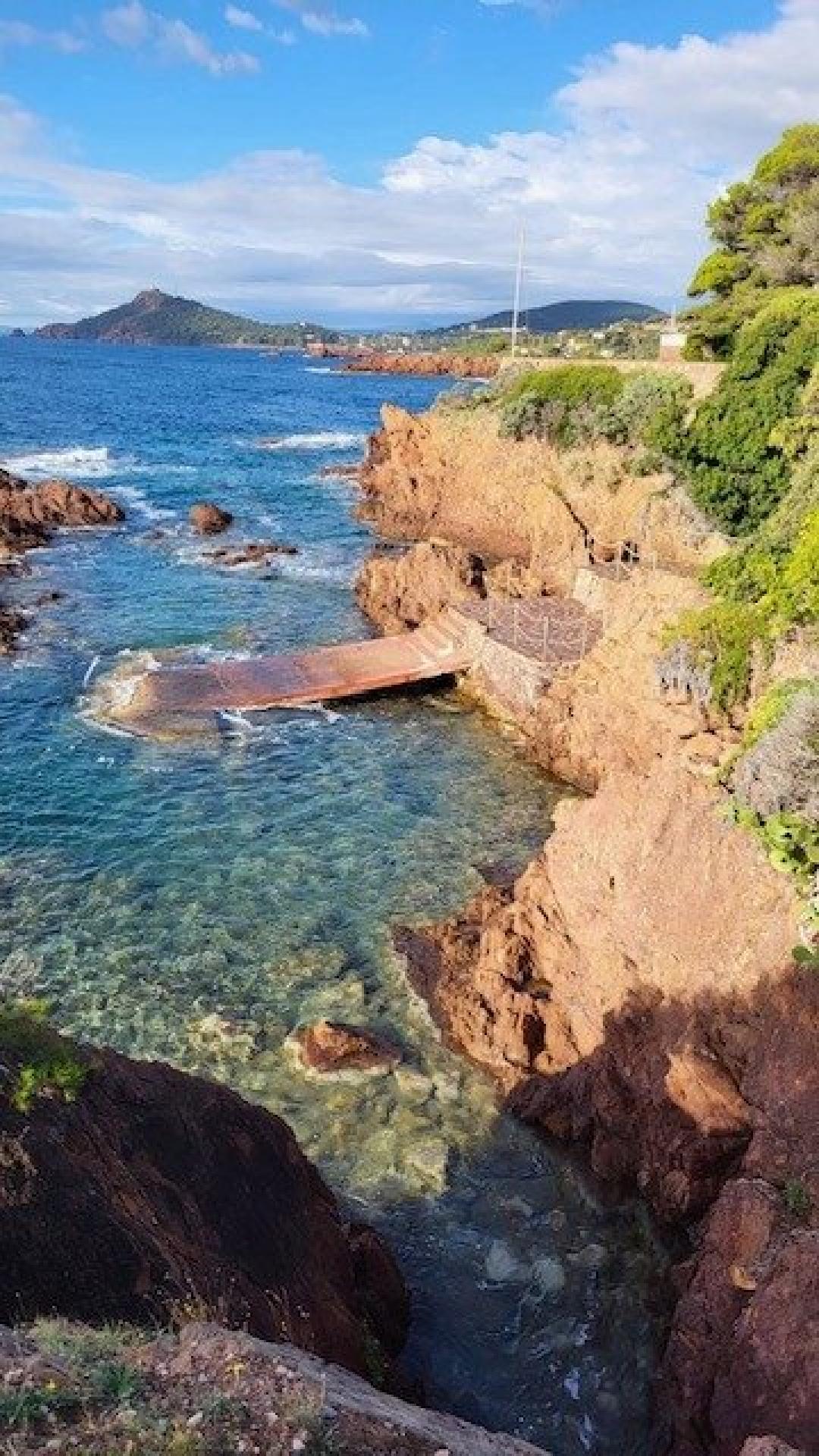 Photo 5 of the listing.