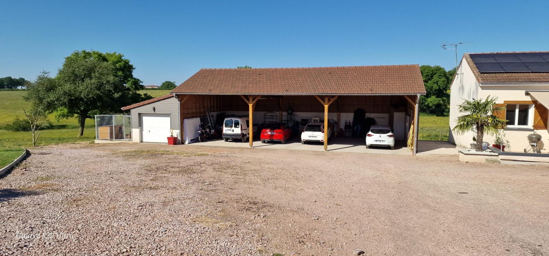 Photo 5 of the listing.