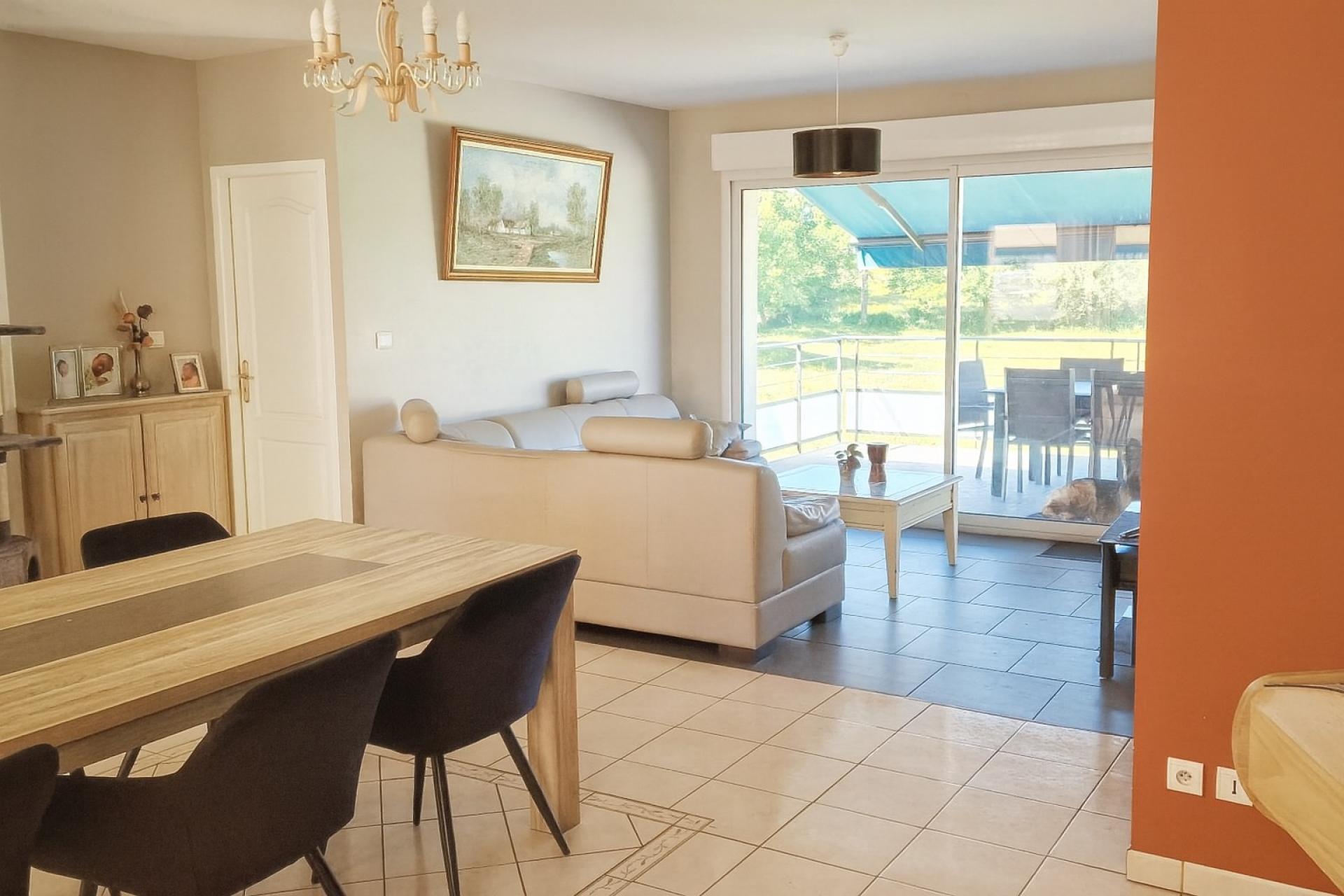 Photo 8 of the listing.